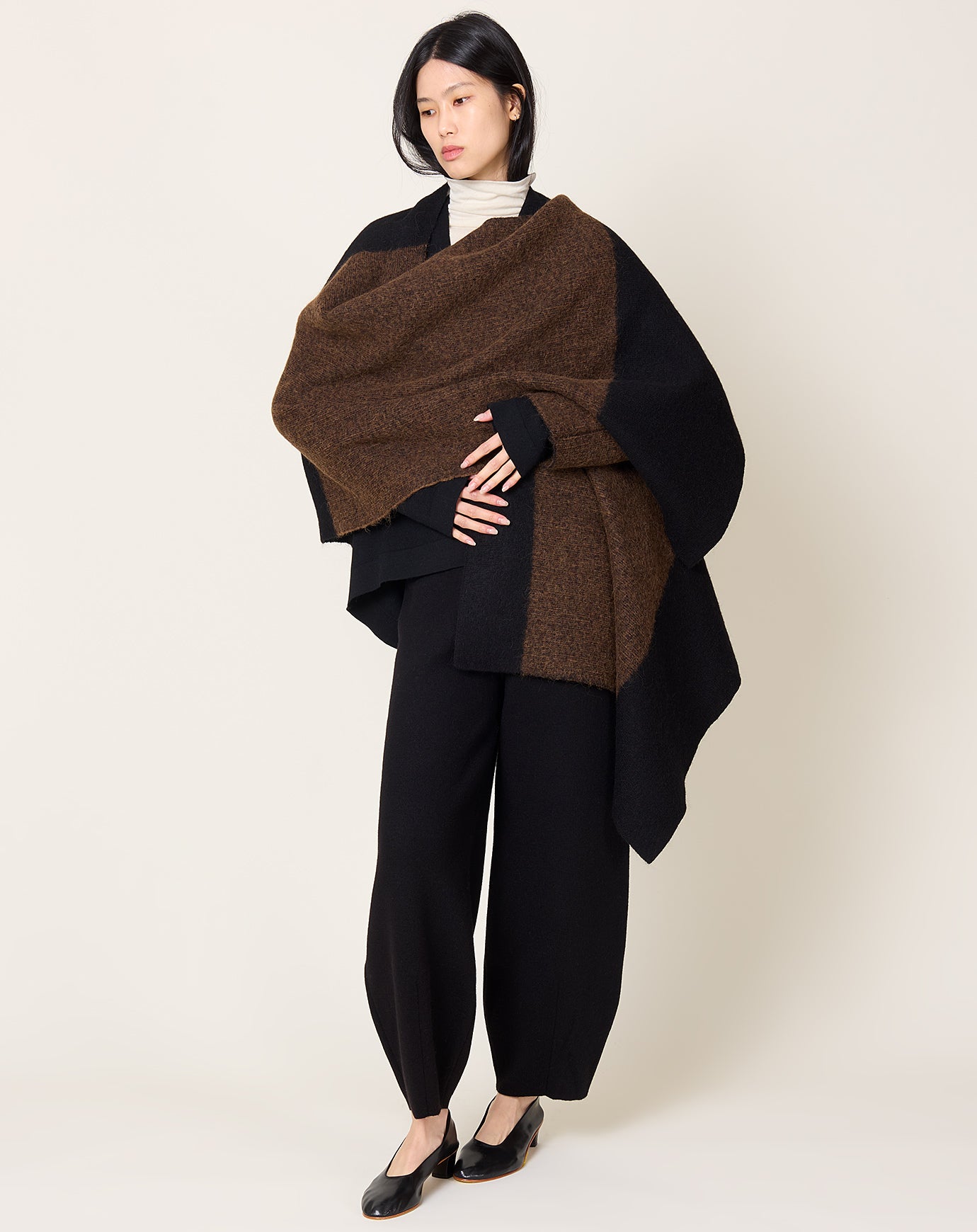 Lauren Manoogian Block Wrap Mantle in Rust Marl & Black