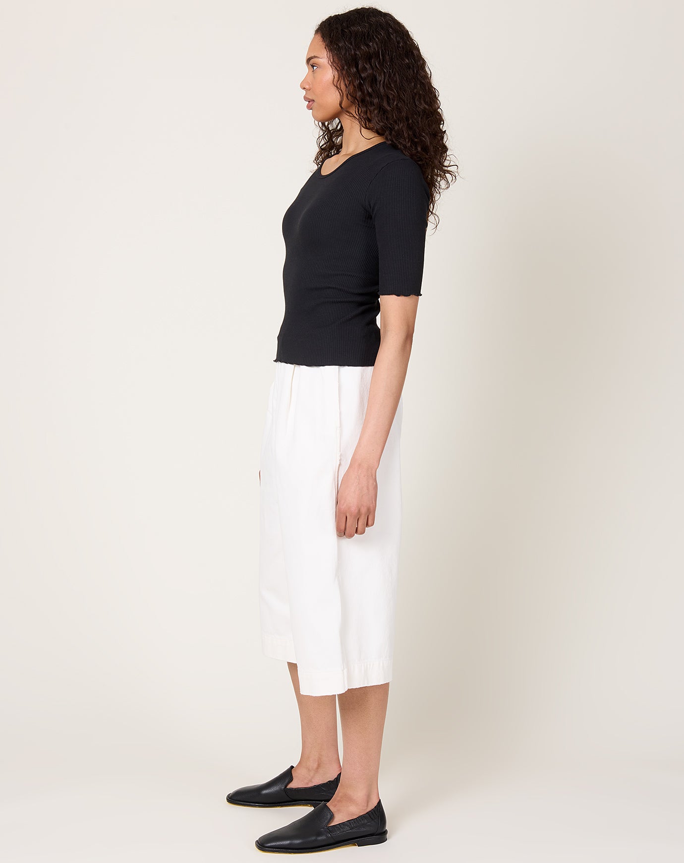 Lauren Manoogian Ruffle Rib Tee in Black