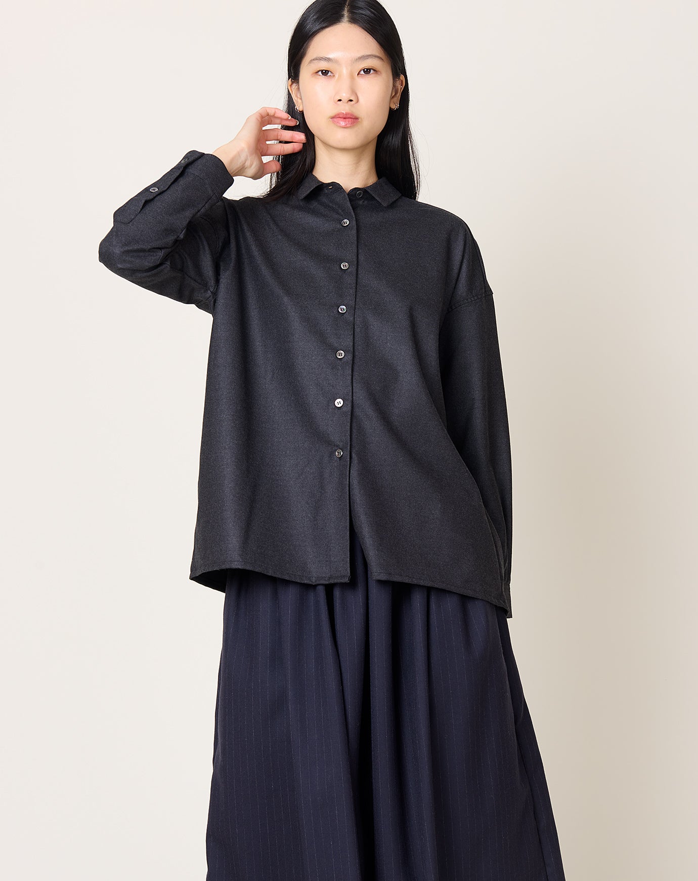 Makie Windsor Simple Shirt in Grey Wool