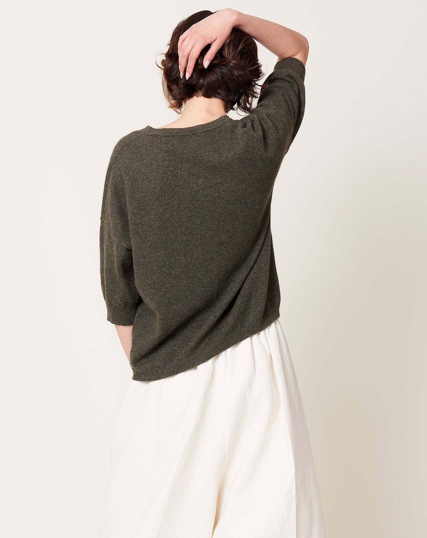 Modern Weaving Boyfriend Cashmere Tee in Olive Melange