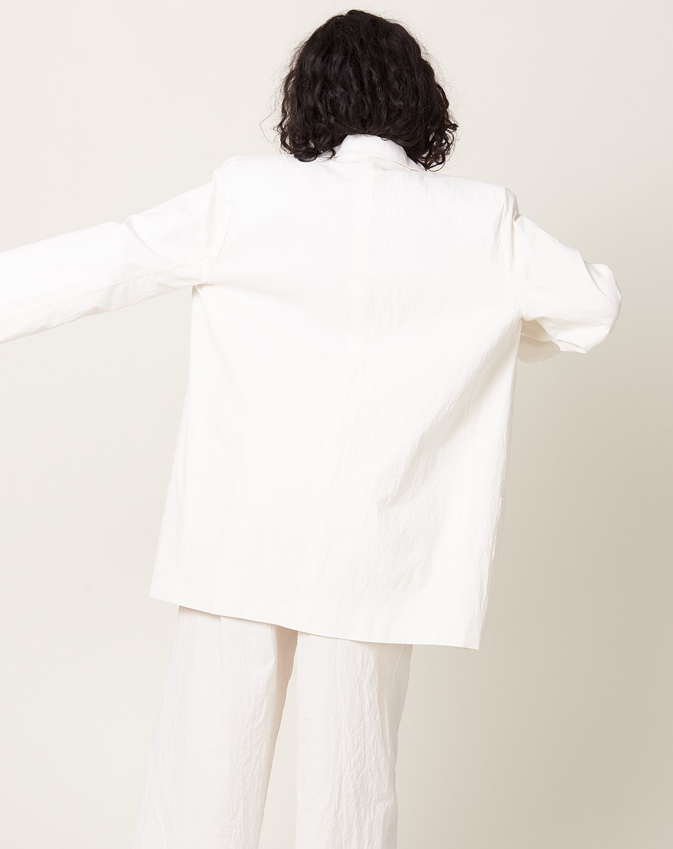 Modern Weaving Oversize Boy Blazer in Off White Stretch Crinkle