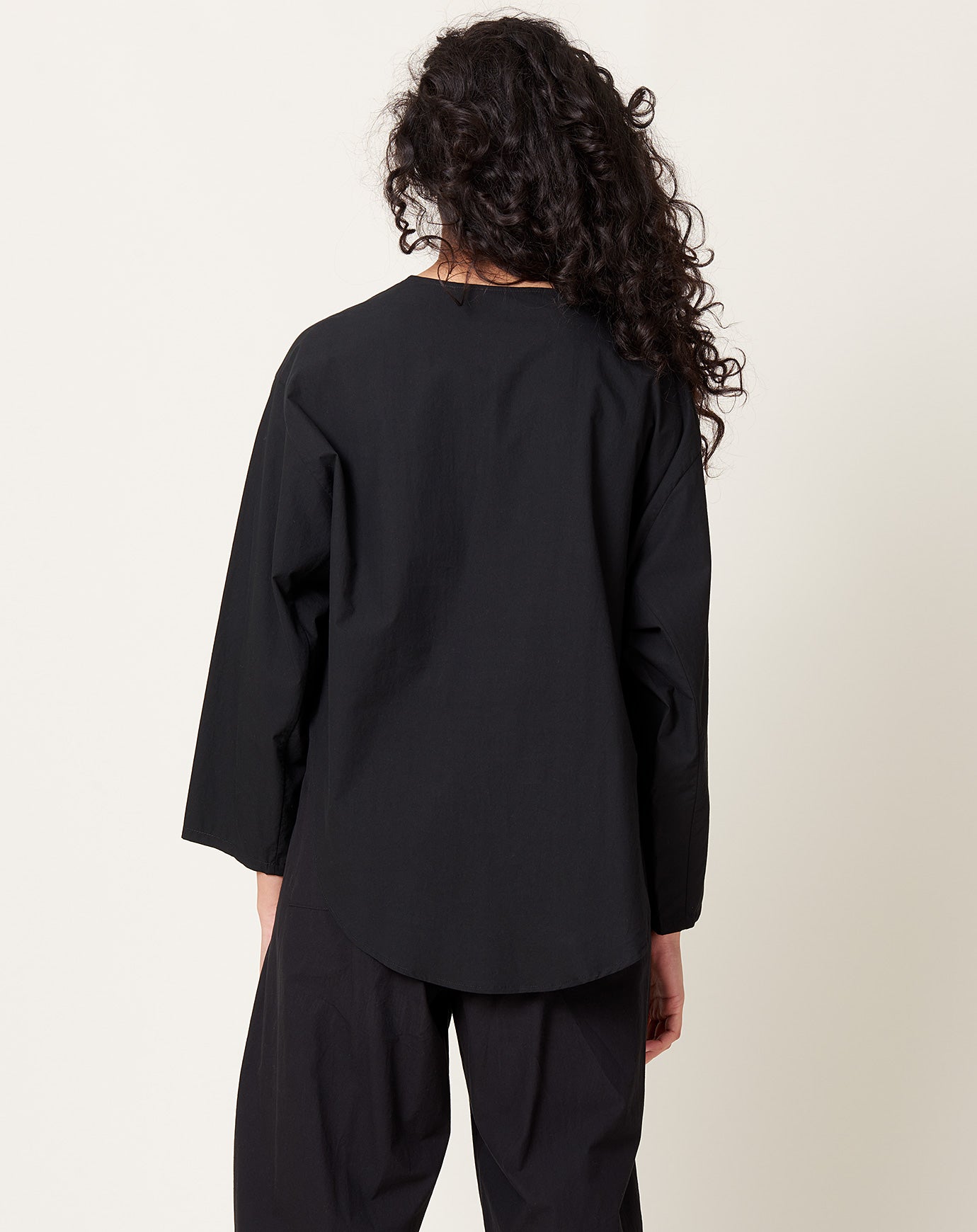 Modern Weaving Pocket Popover Top in Black