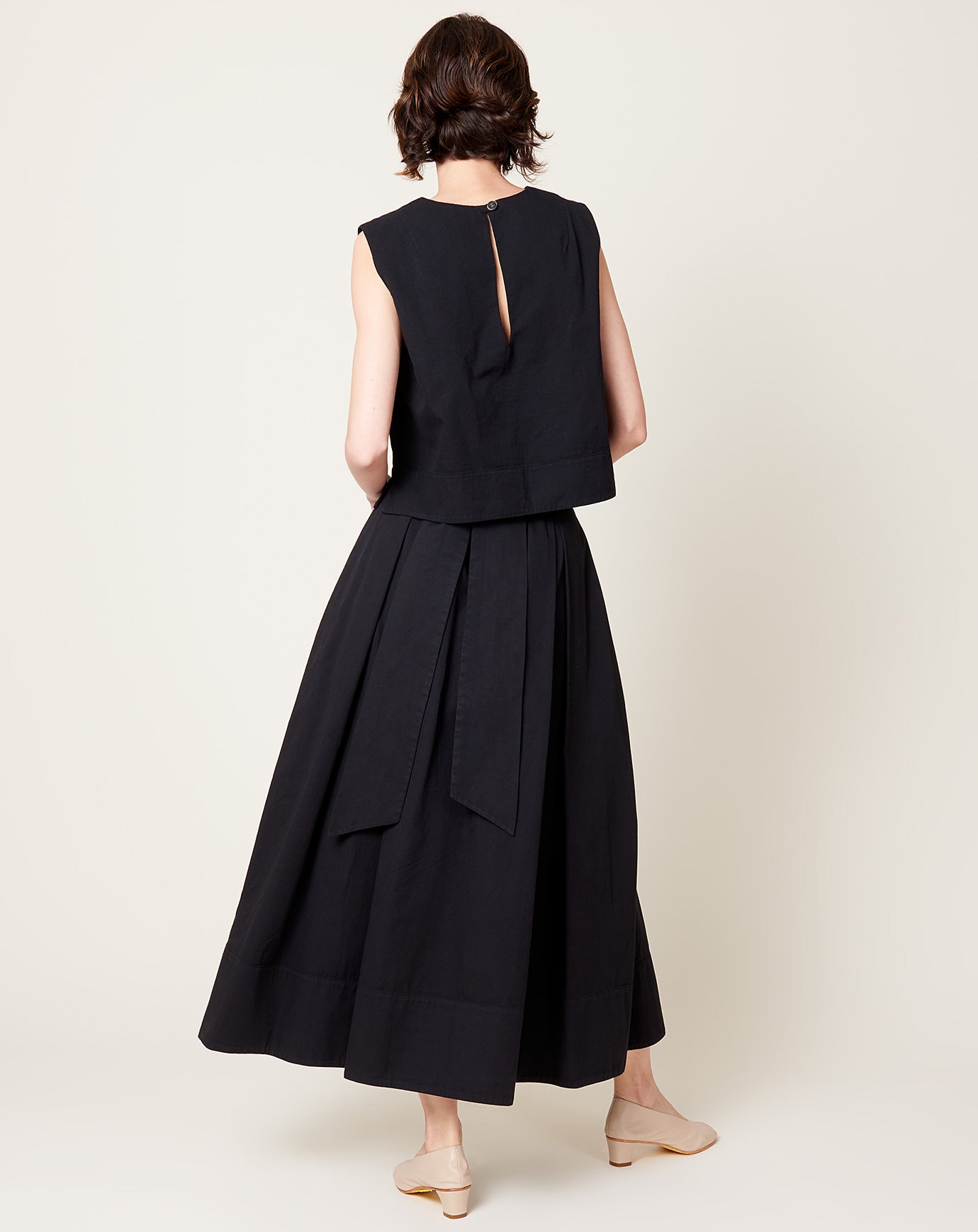 Modern Weaving Smocked Waist Skirt in Black