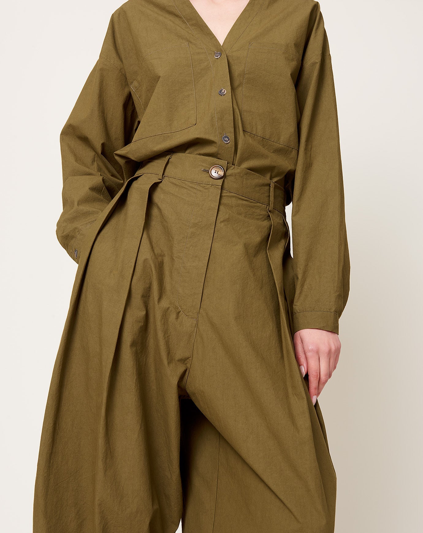 Modern Weaving Voluminous Pleat Trouser in Army