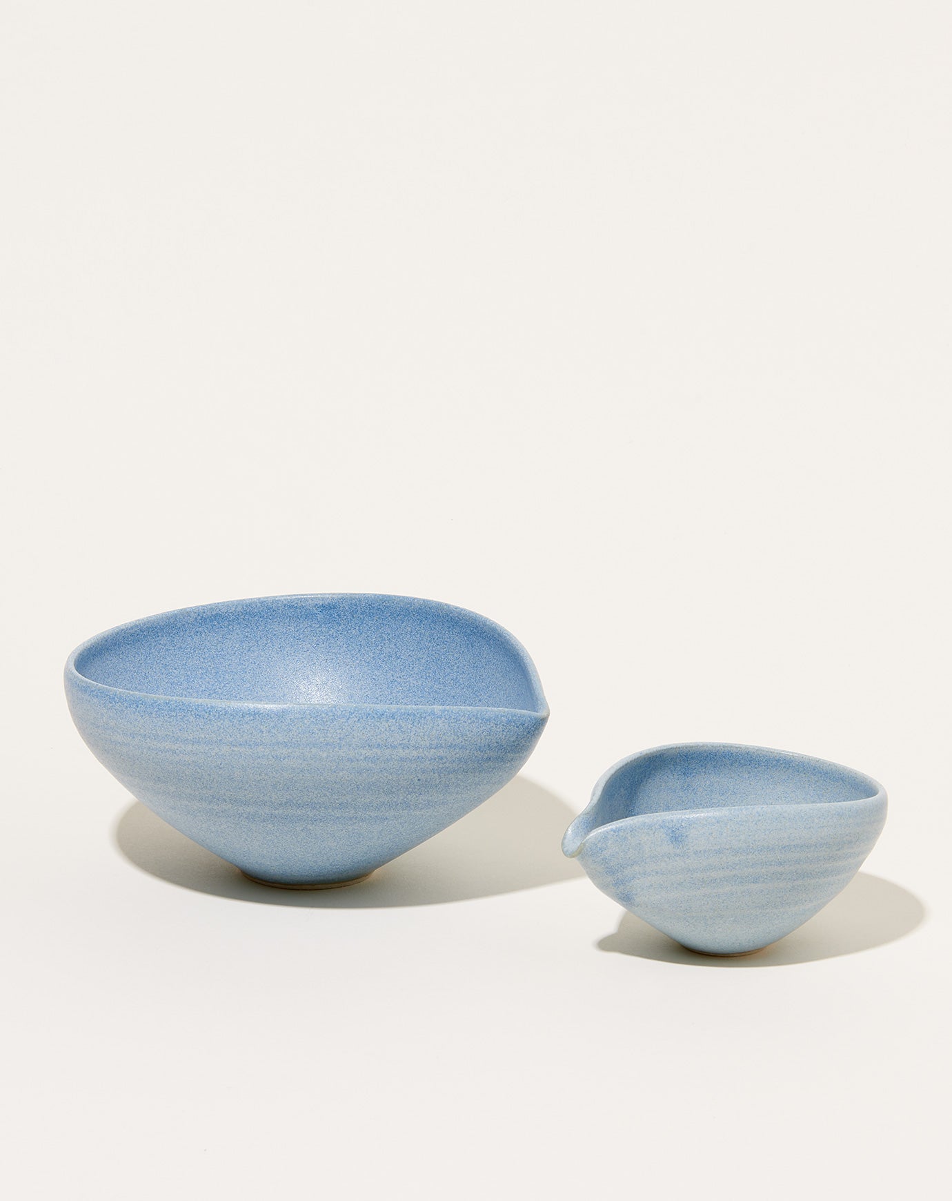 Monohanako Spouted Egg Bowl in Blue Jeans