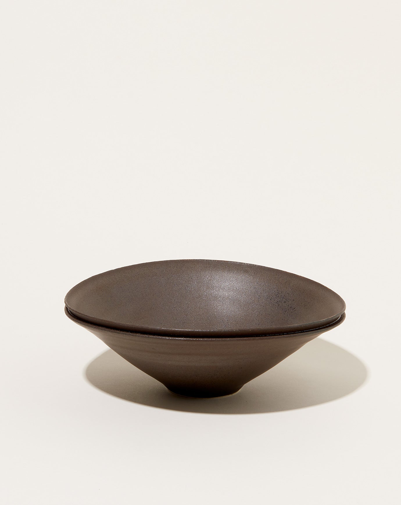 Monohanako Large Double Lip Bowl in Chocolate