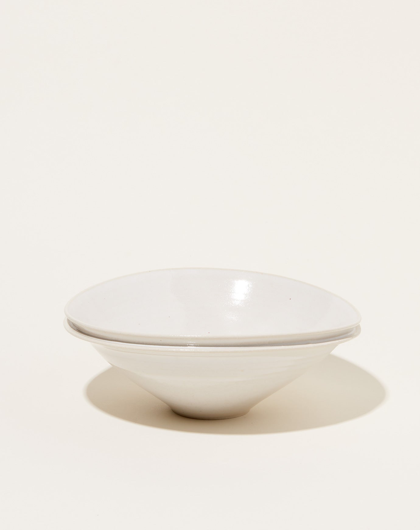 Monohanako Large Double Lip Bowl in White