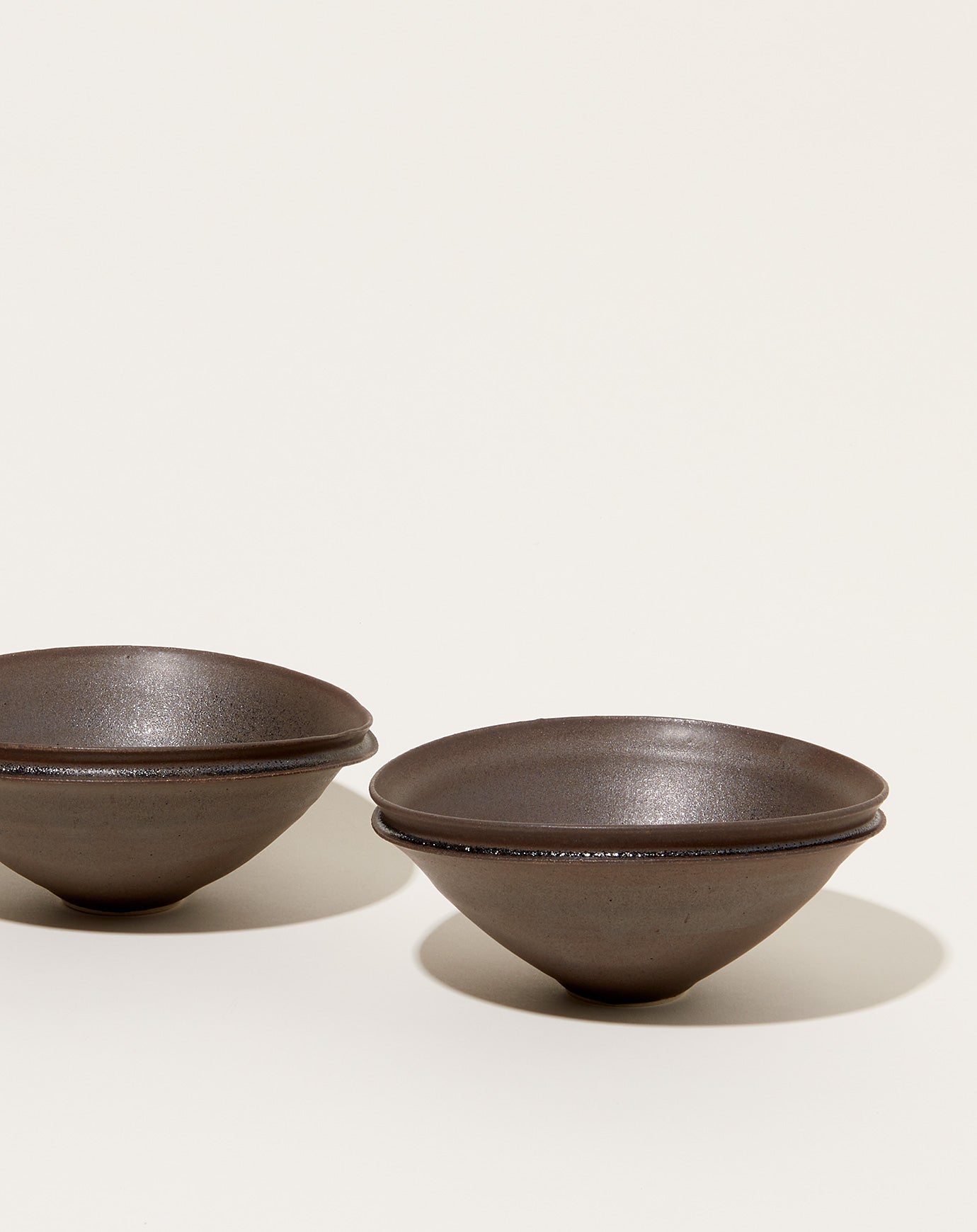 Monohanako Medium Double Lip Bowl in Chocolate