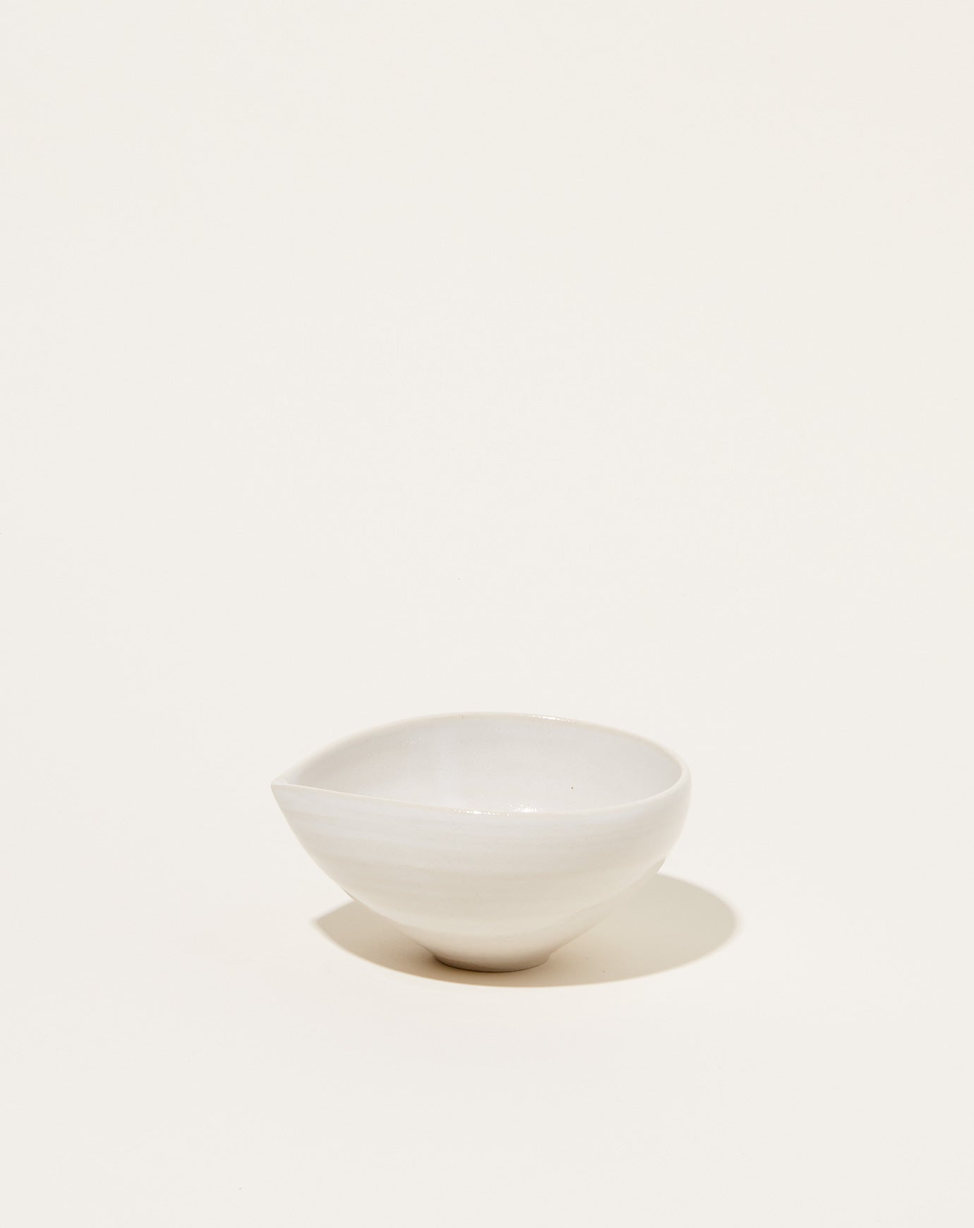 Monohanako Small Almond Bowl in White