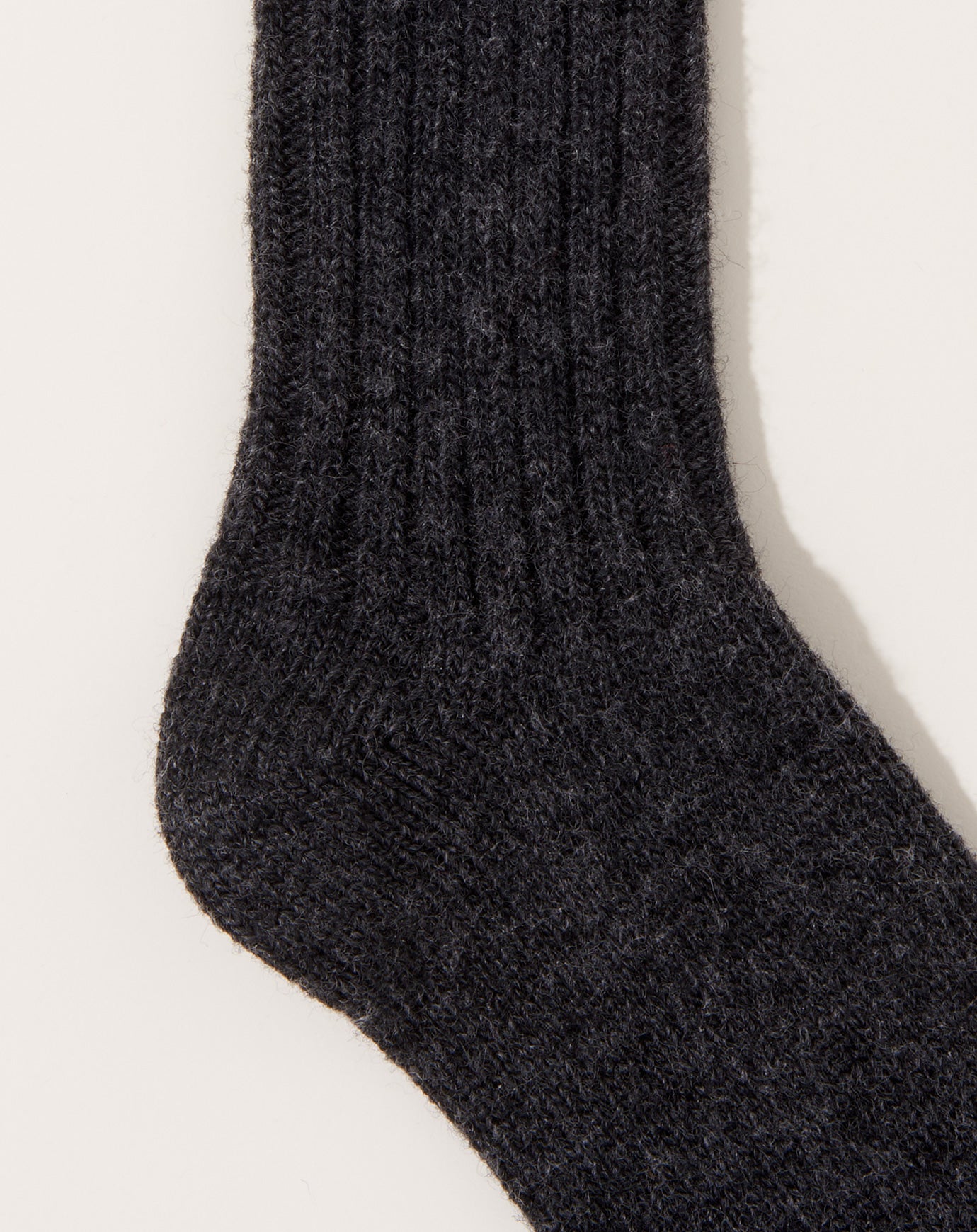 Nishiguchi Kutsushita Wool Ribbed Socks in Charcoal