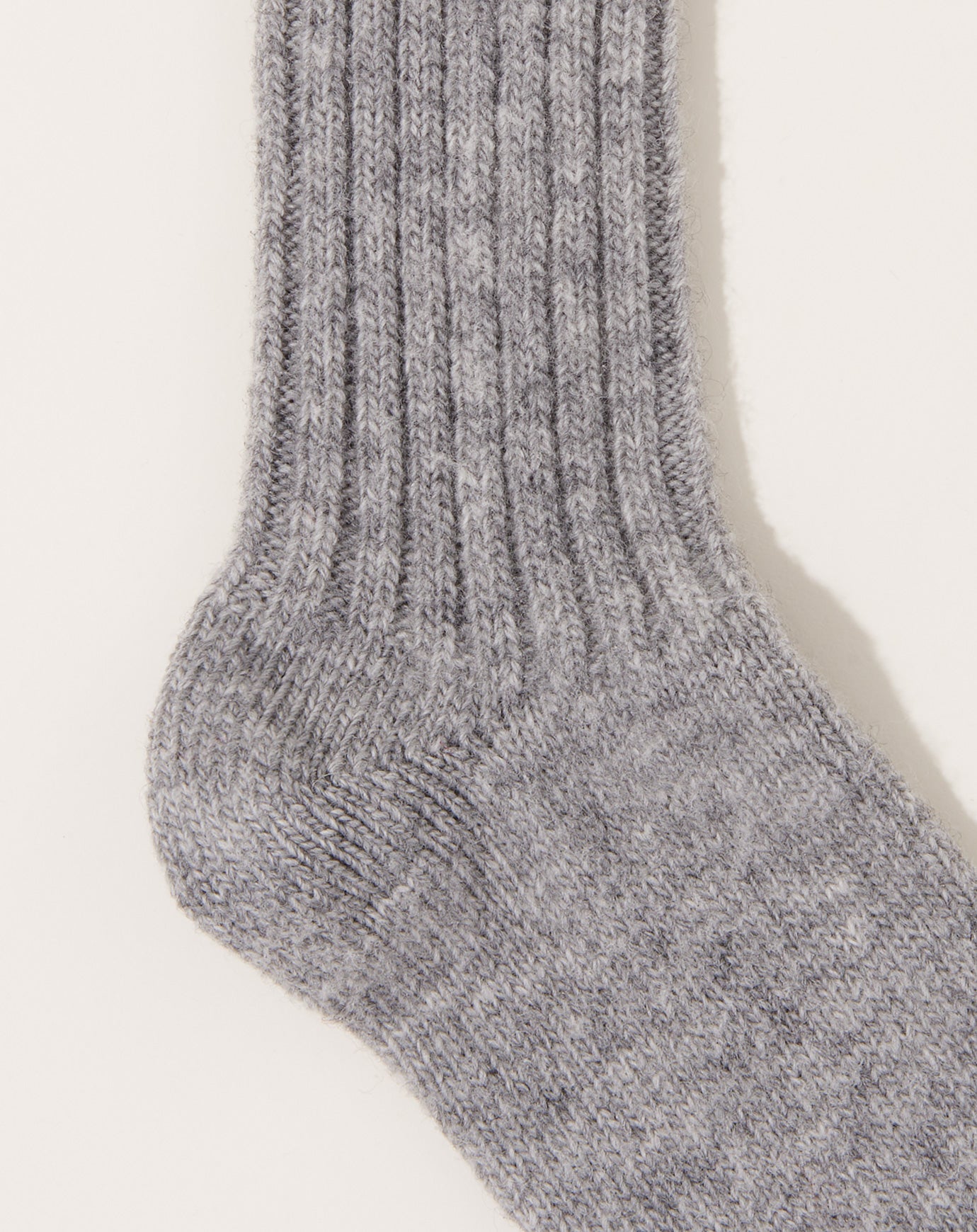 Nishiguchi Kutsushita Wool Ribbed Socks in Light Grey