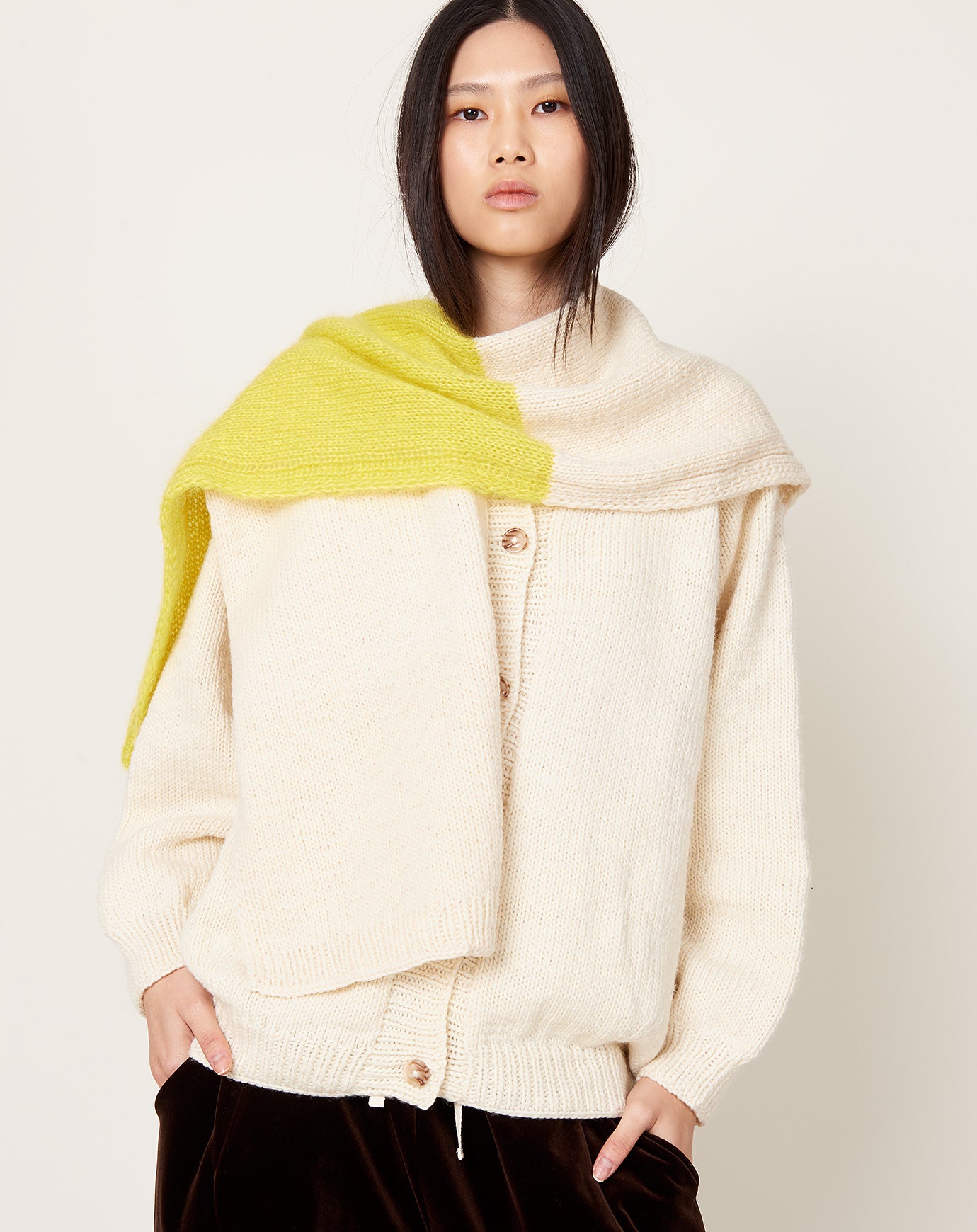 NITTO Amendoim Vest Scarf in Off White & Yellow