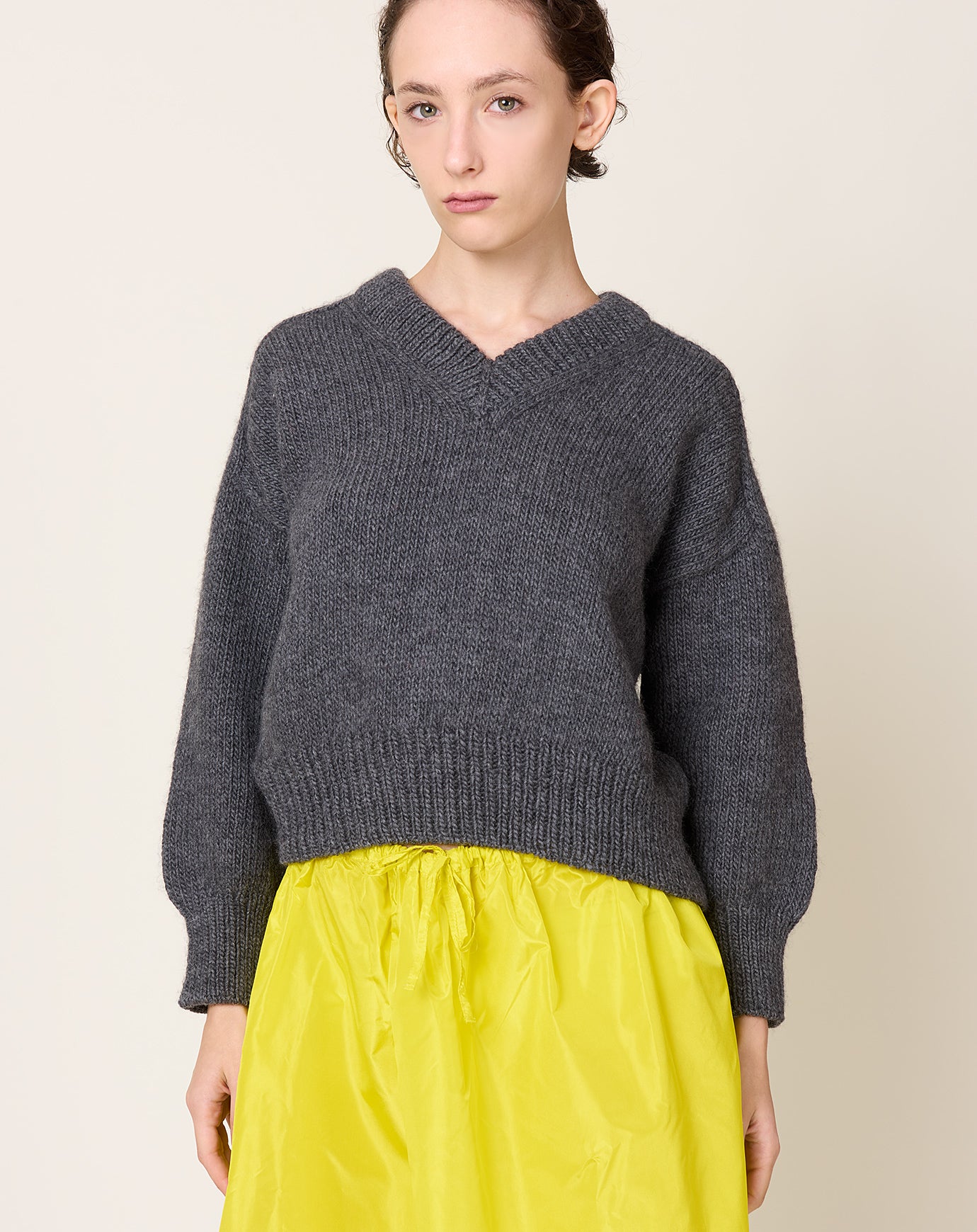 NITTO Donna V Neck in Anthracite