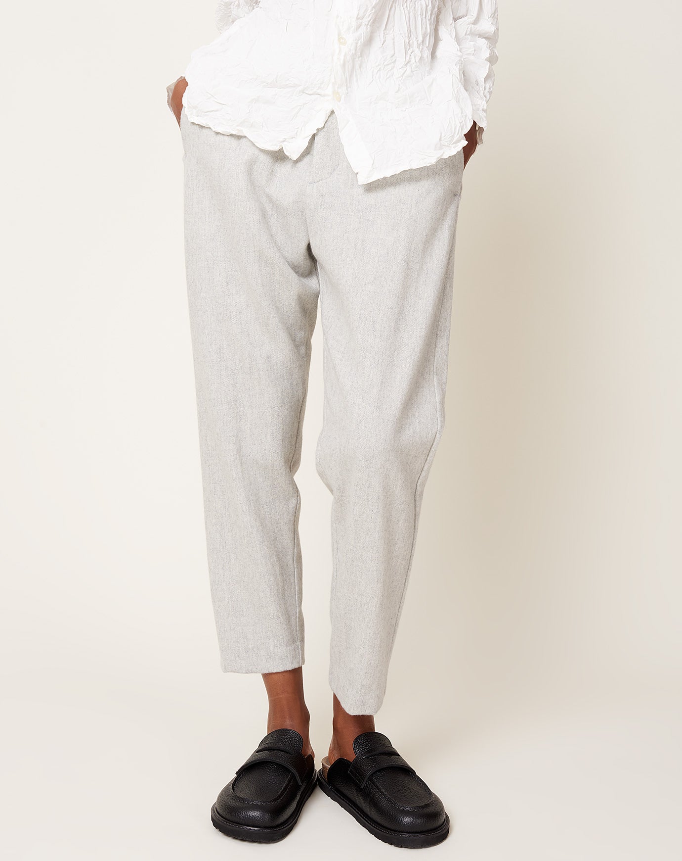 pas de calais Eco Wool Flannel Slim Tapered Pants in Grey