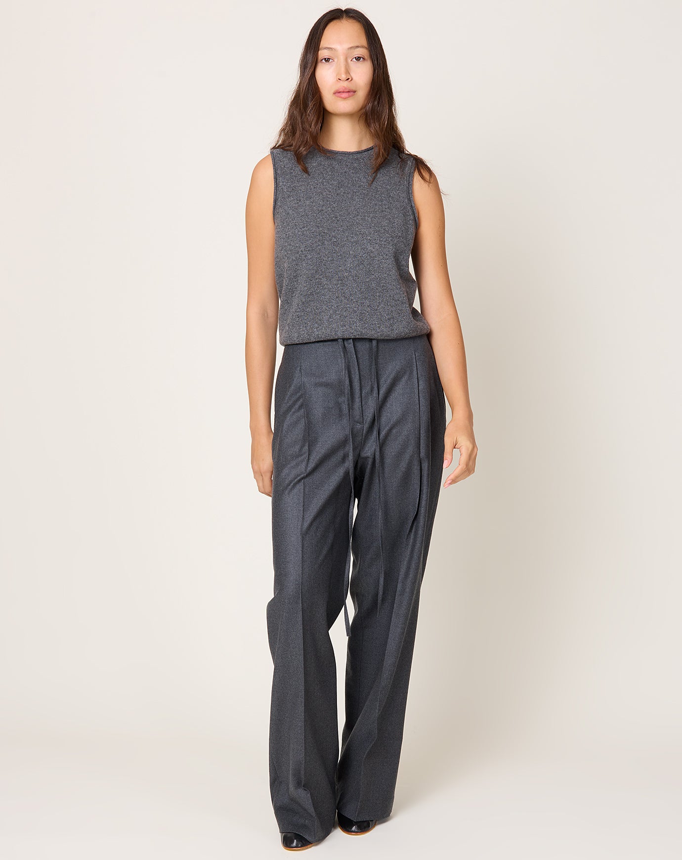 Róhe Relaxed Soft Wool Trousers in Dark Grey Melange
