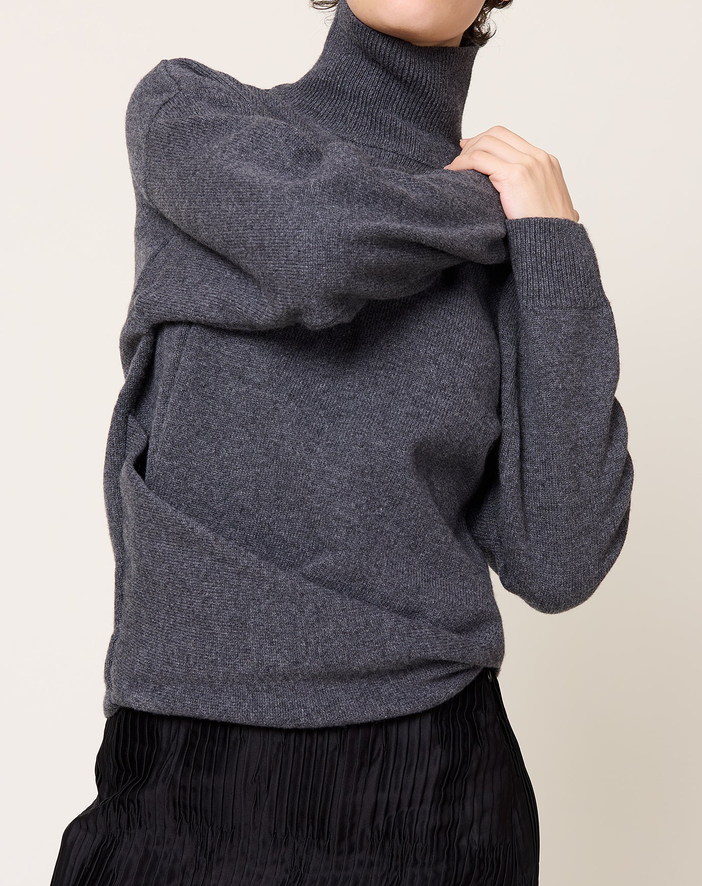 Róhe Sculptural Turtleneck in Dark Grey Melange