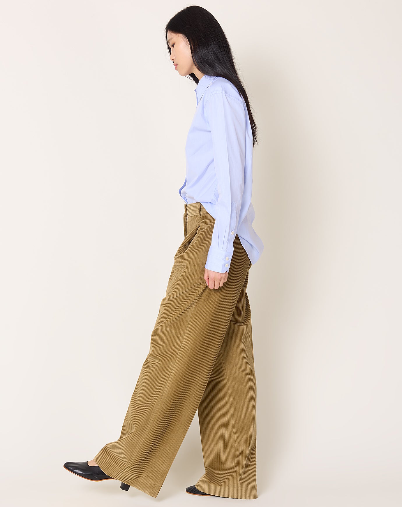 Róhe Ted Corduroy Trousers in Beige