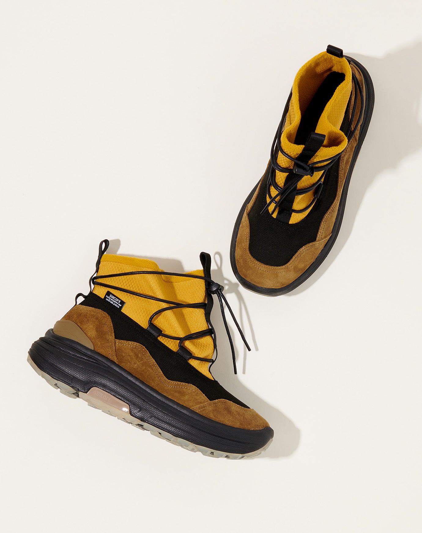 Suicoke ROBBS-2 Boots in Yellow & Black