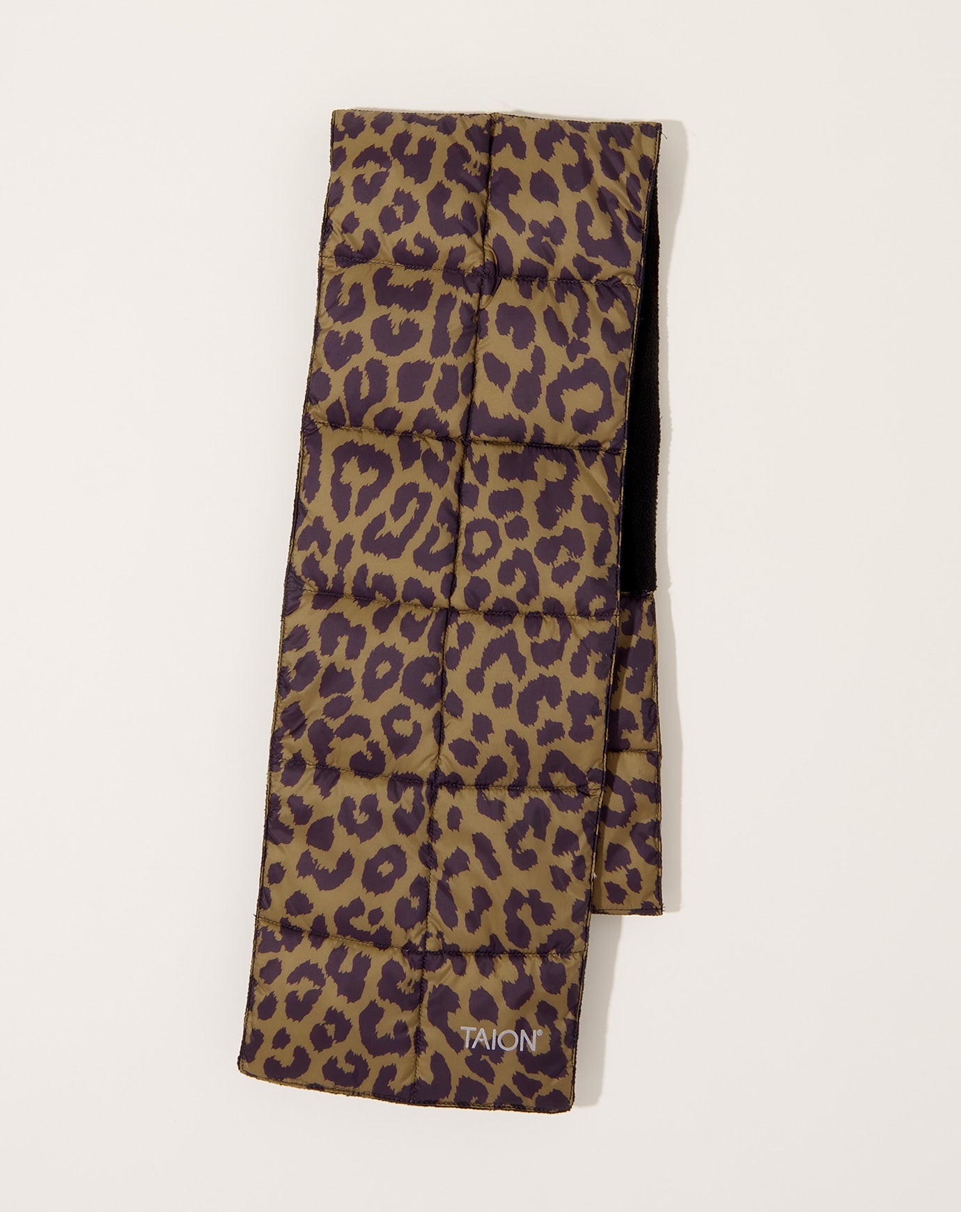 Taion Basic Down Scarf in Leopard