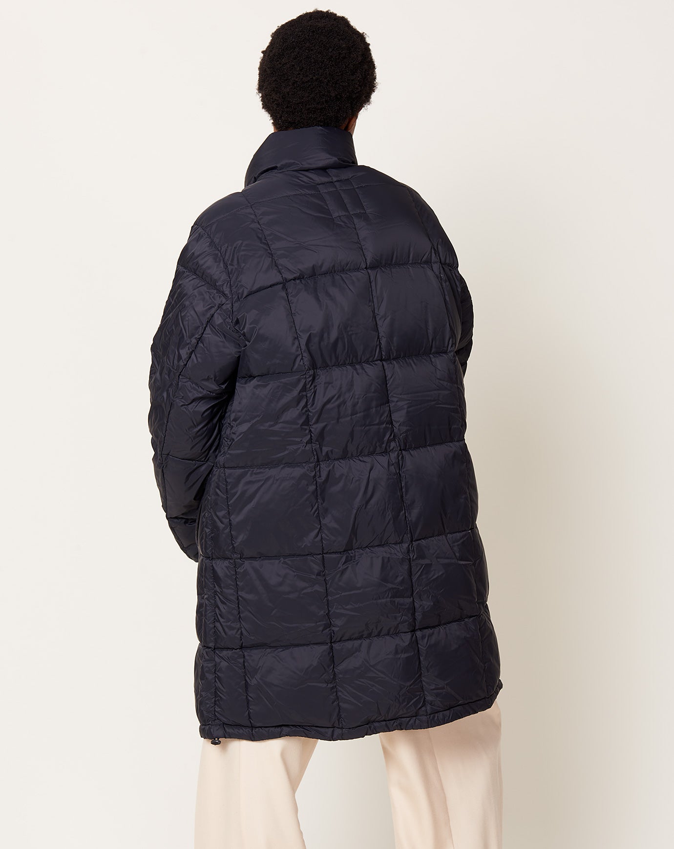 Taion Mountain Volume Down Coat in Black