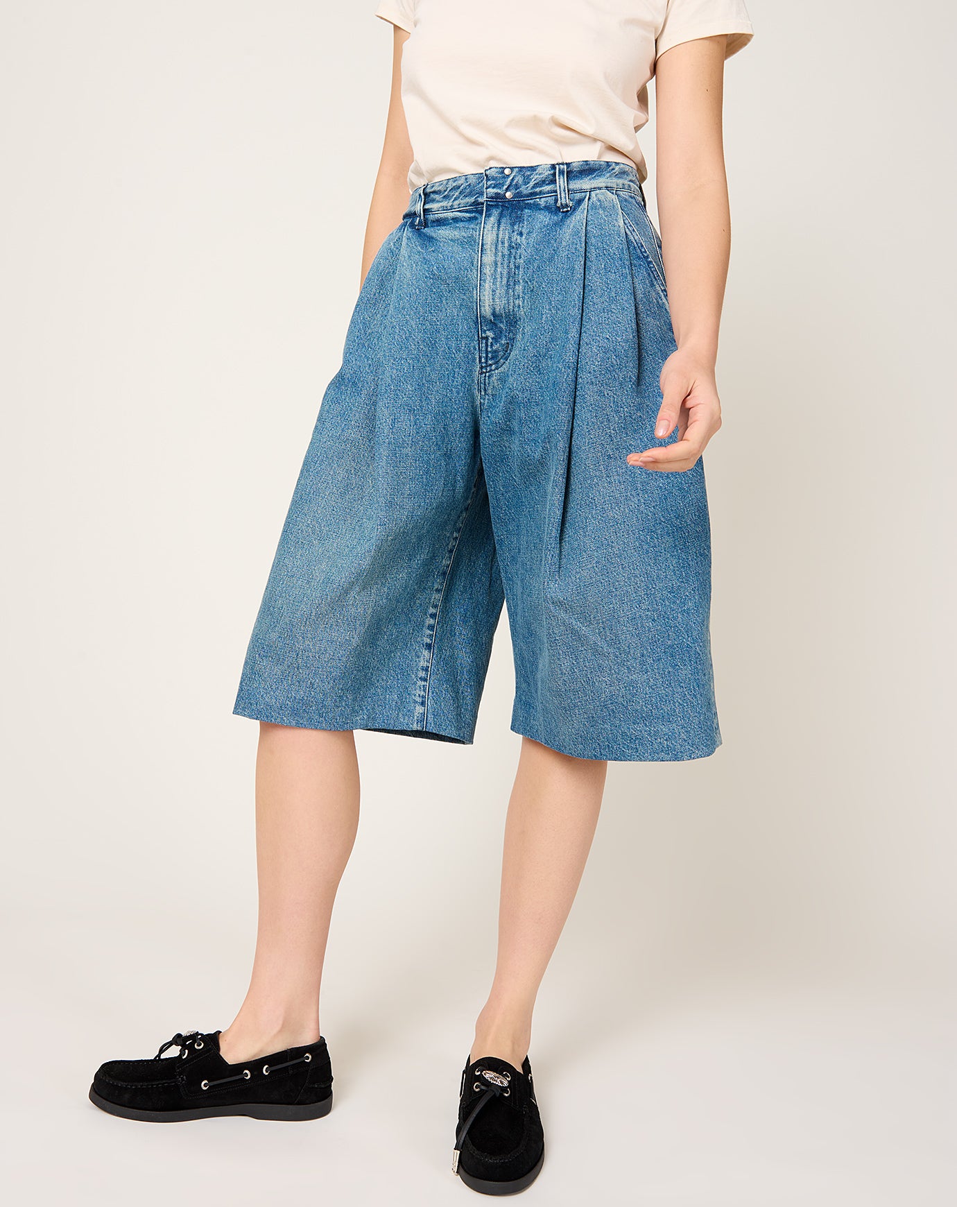 Tanaka Hakama Jean Shorts in Mid Blue