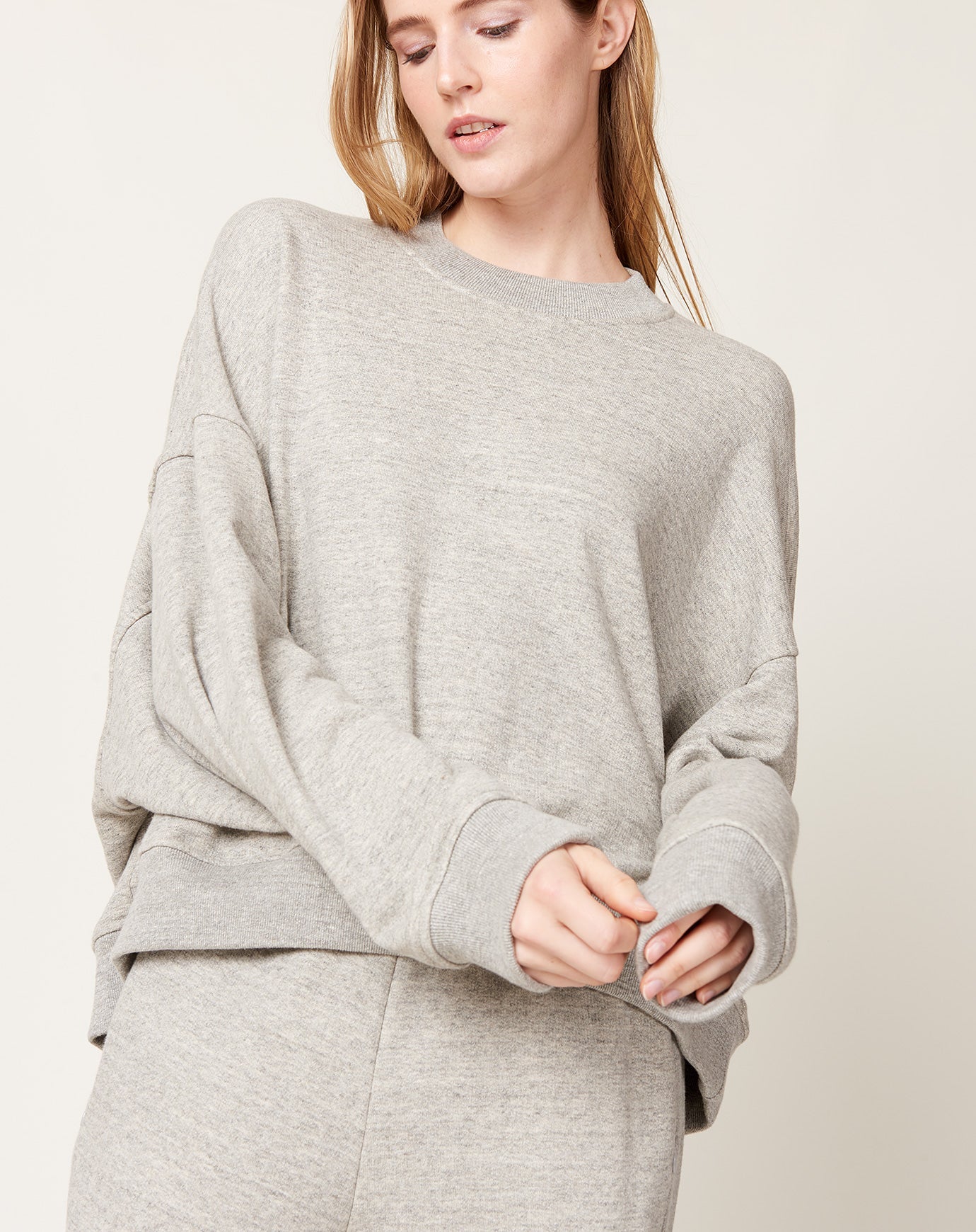 6397 Boxy Crewneck in Heather Grey