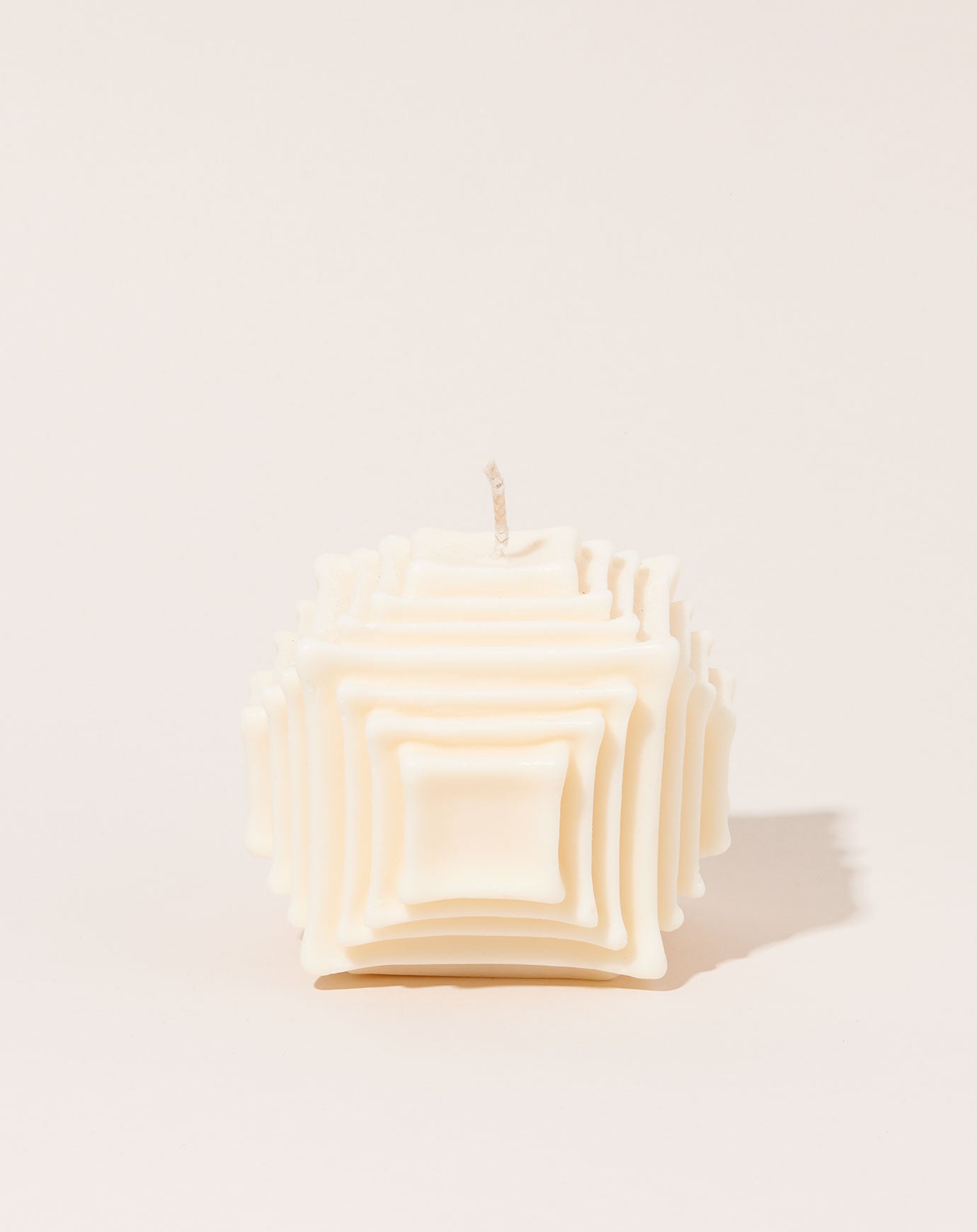 Andrej Urem Medium Hara Candle