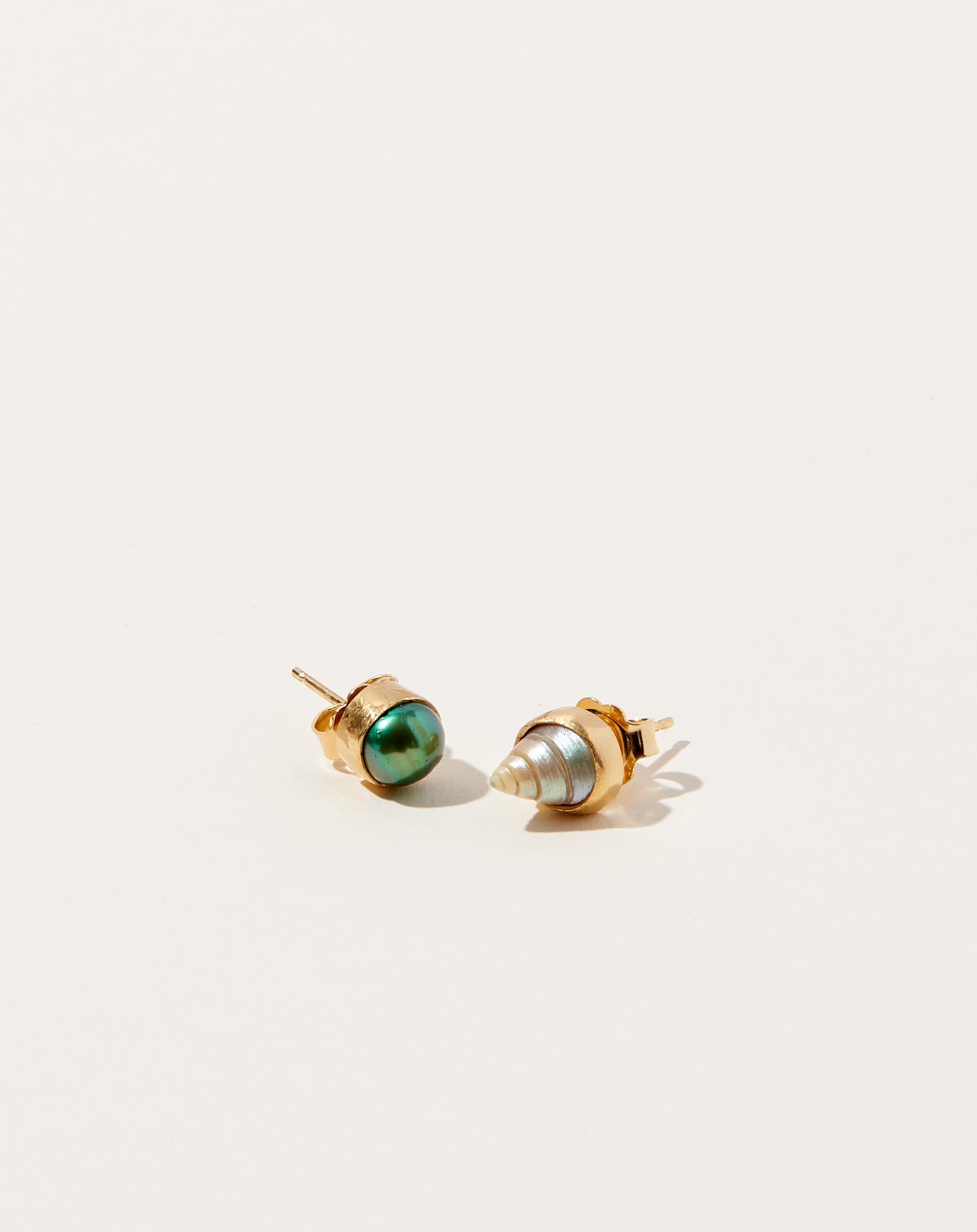 Grainne Morton Detachable Drop Earrings VII Green Pearl Shell