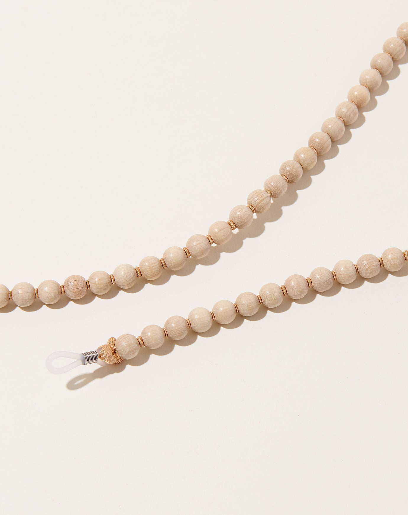 Ina Seifart Brillenkette Eyeglass Chain in Natural on Beige