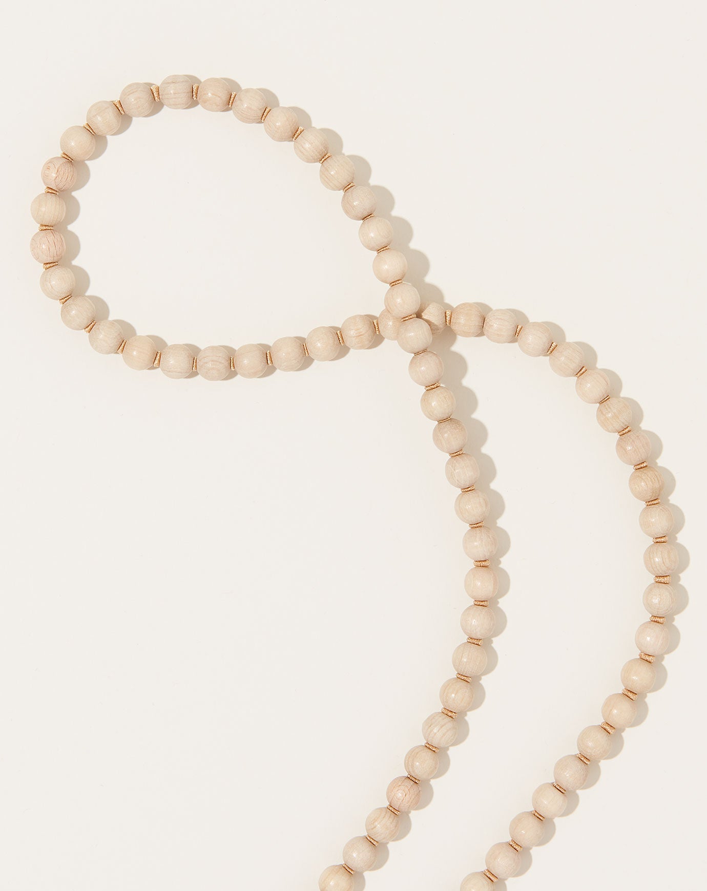 Ina Seifart Brillenkette Eyeglass Chain in Natural on Beige