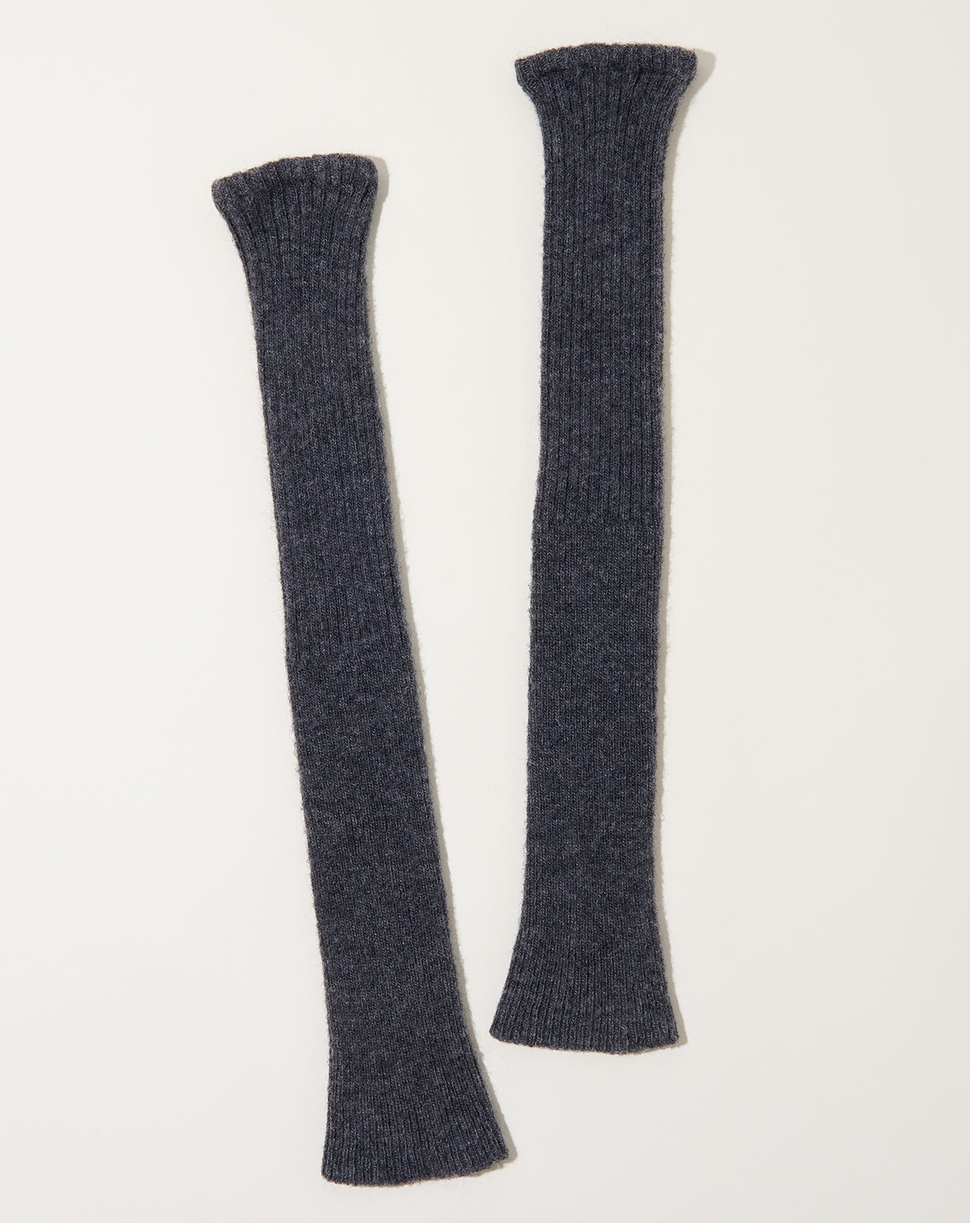 Nishiguchi Kutsushita Alpaca Arm and Leg Warmers in Charcoal