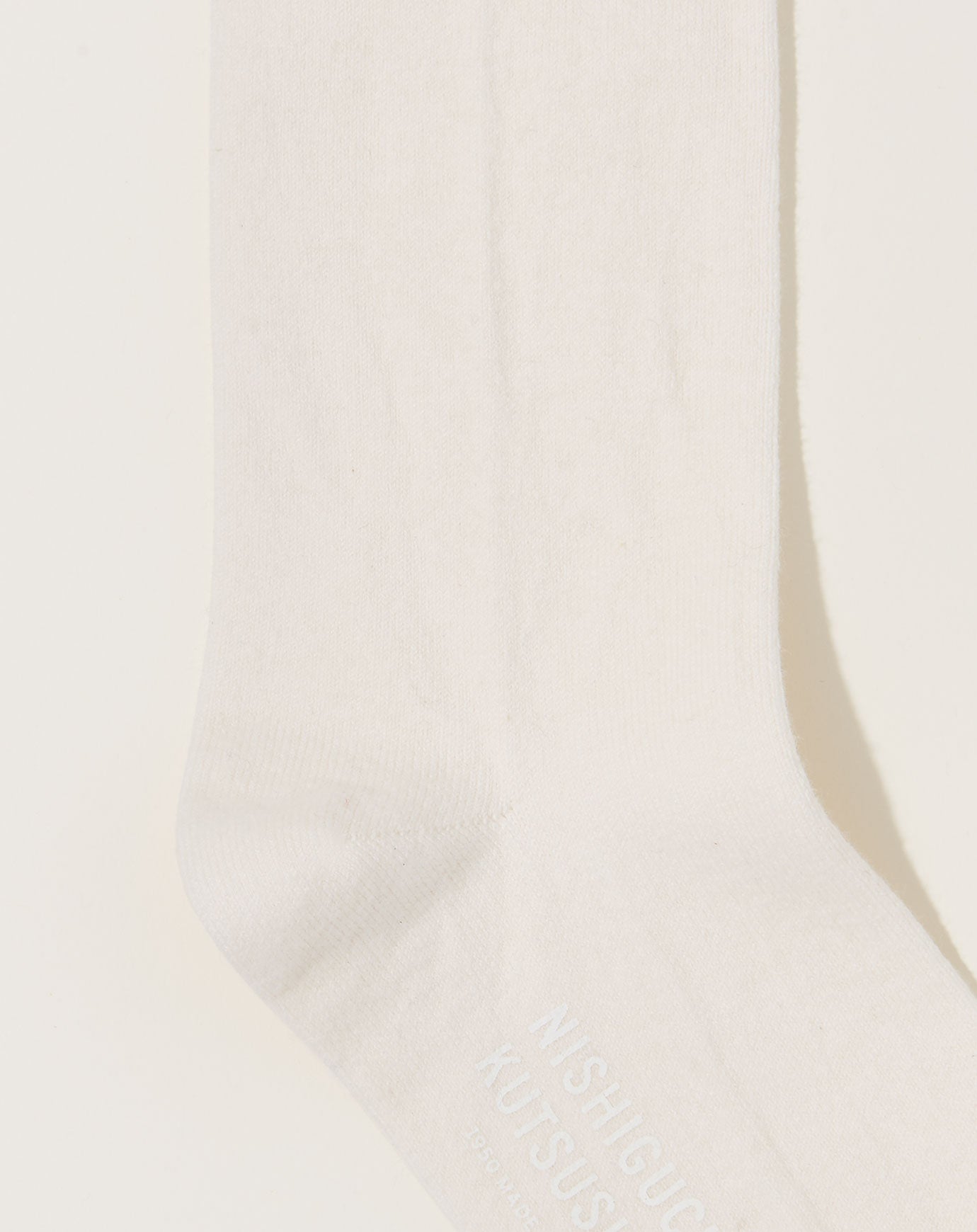 Nishiguchi Kutsushita Cashmere Cotton Socks in White