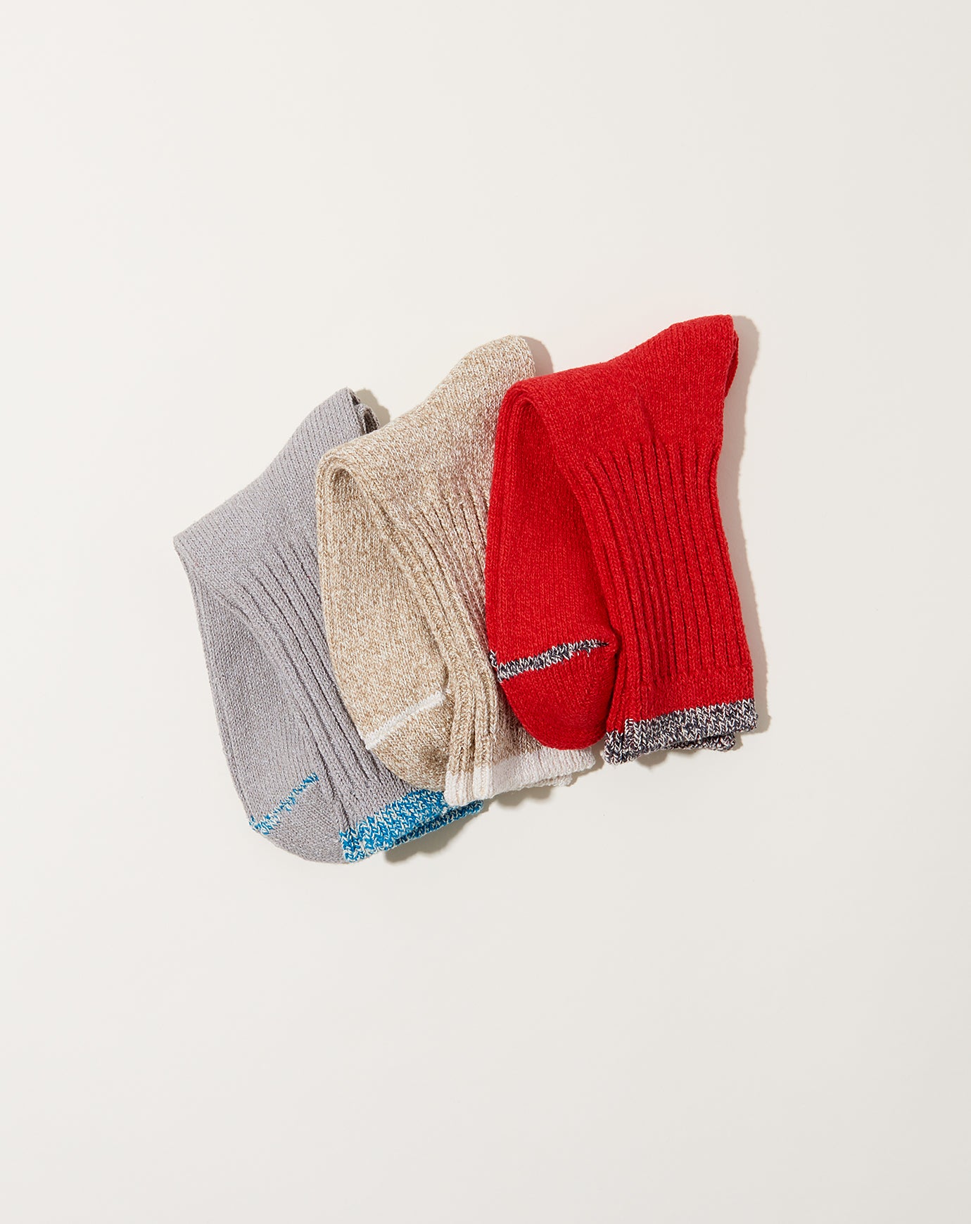 Nishiguchi Kutsushita Silk Cotton Socks in Red