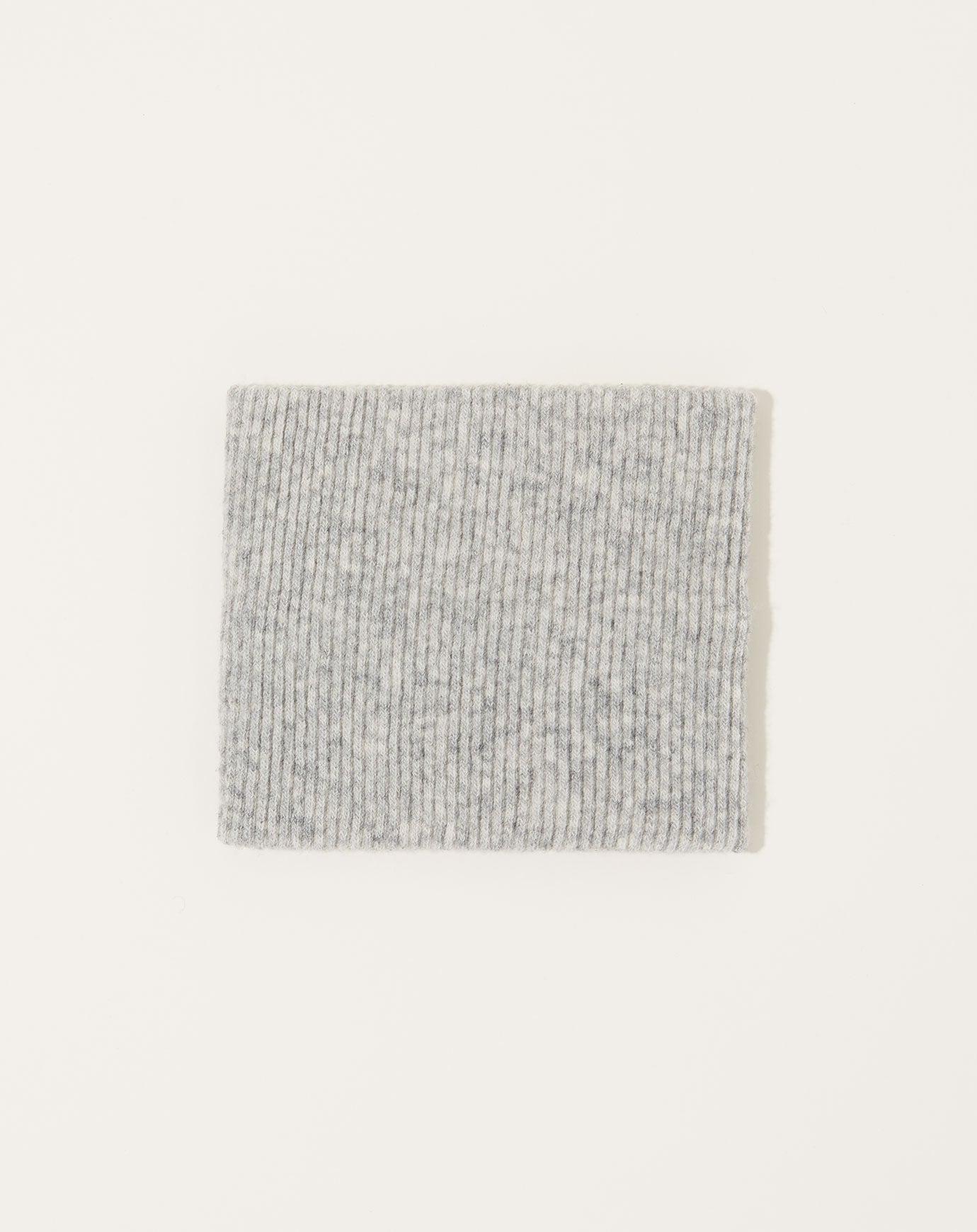 Nishiguchi Kutsushita Lightweight Cashmere Neck Warmer in Grey