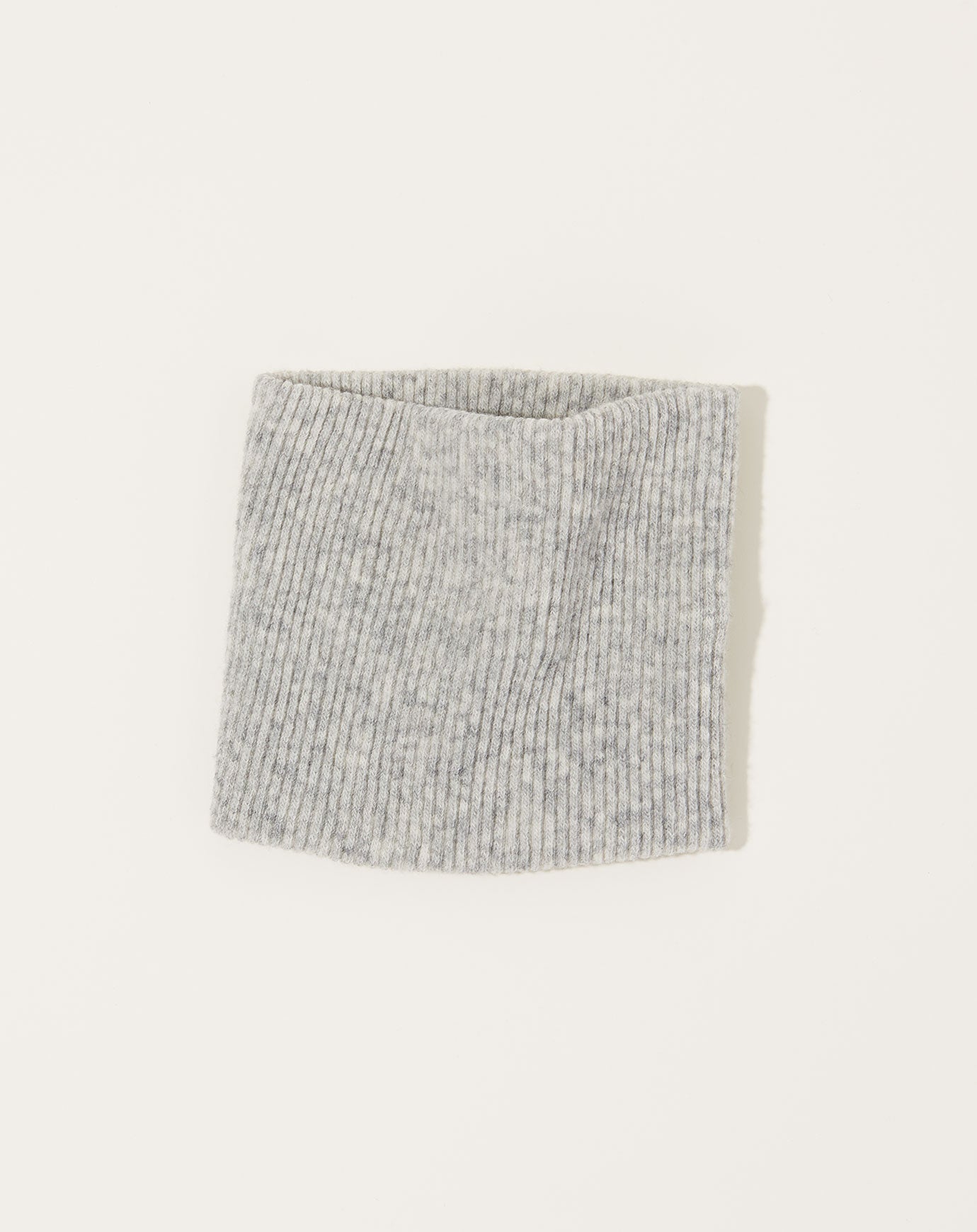 Nishiguchi Kutsushita Lightweight Cashmere Neck Warmer in Grey