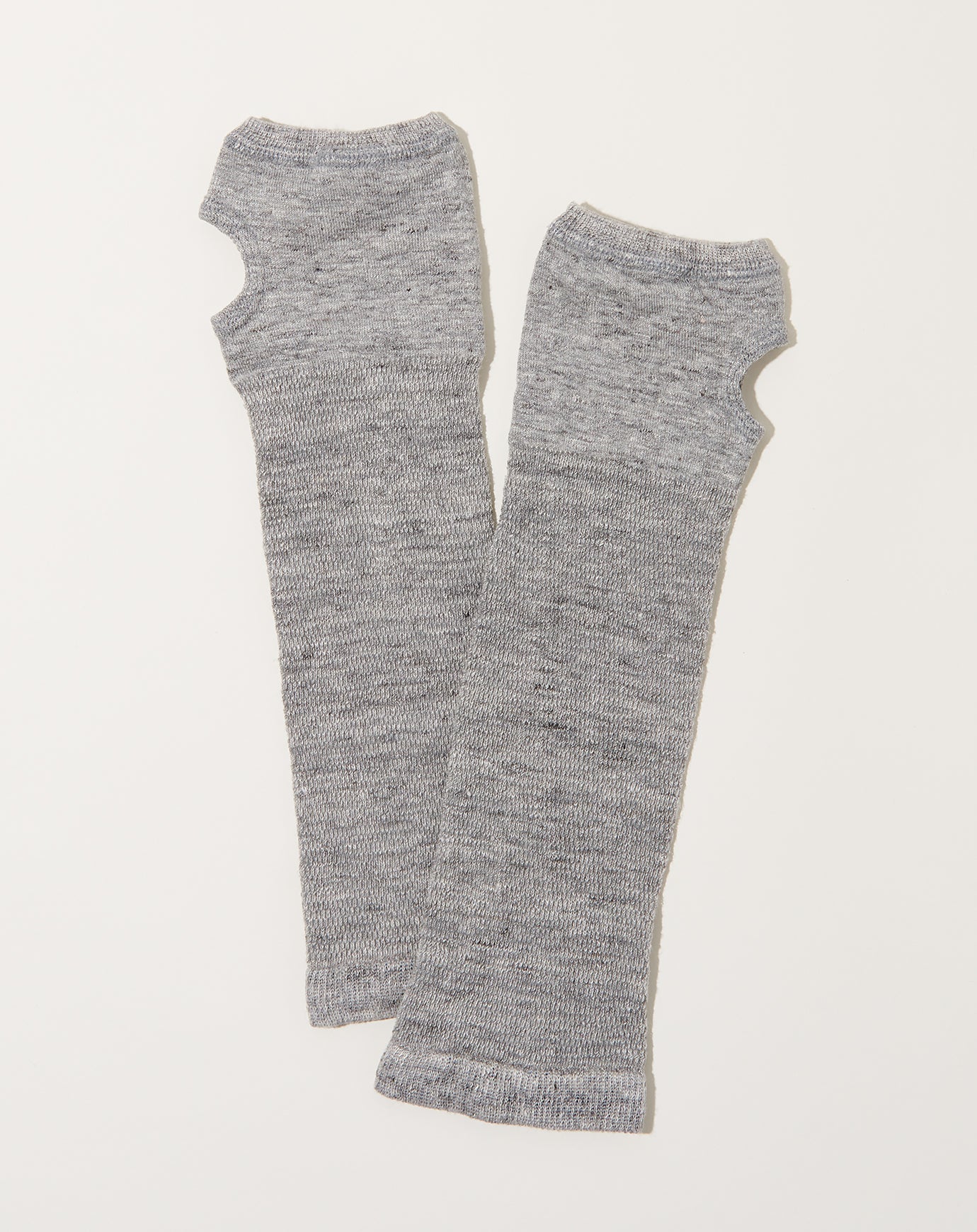 Nishiguchi Kutsushita Short Linen Arm Covers in Light Grey