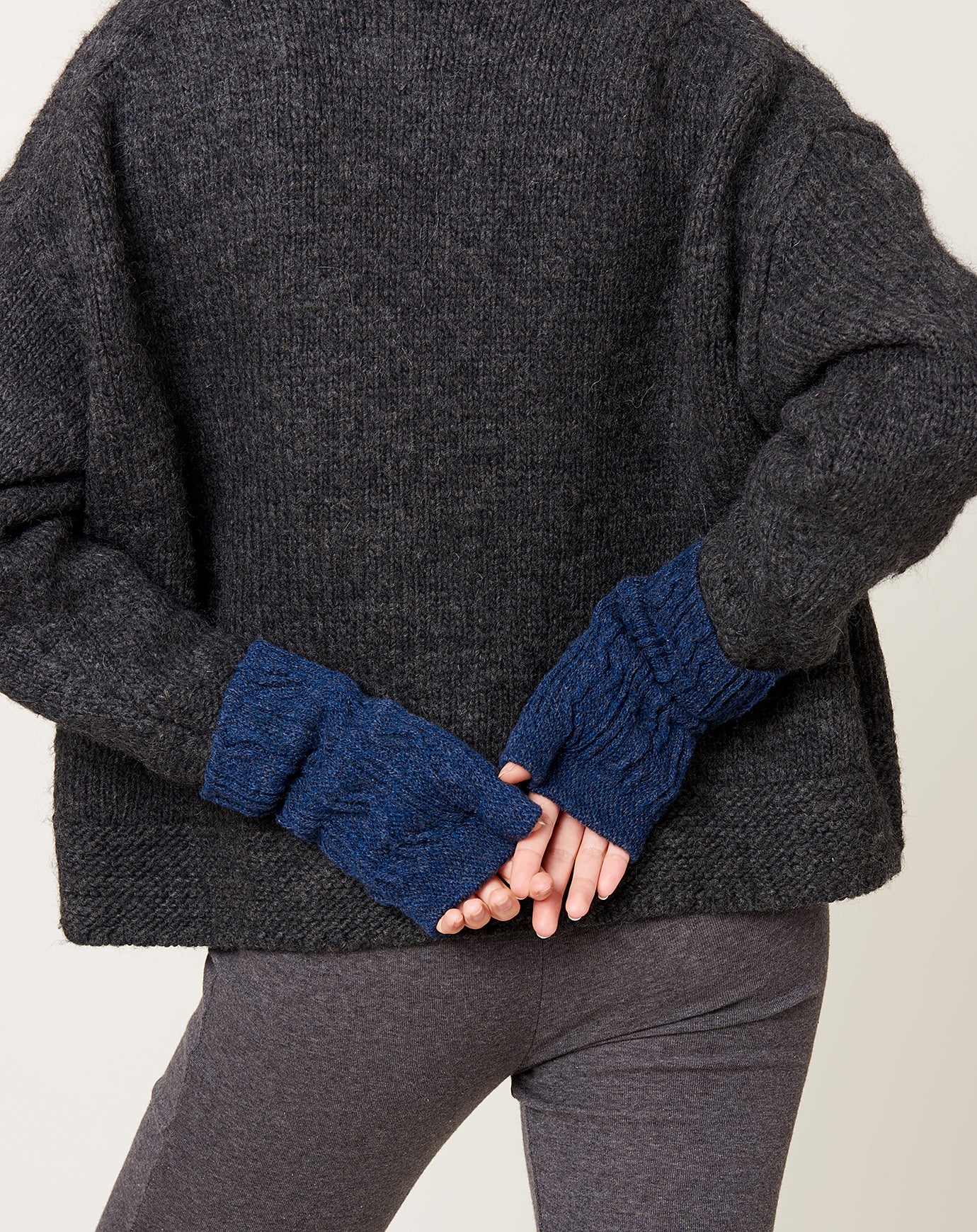 Nishiguchi Kutsushita Wool Hand Warmers in Deep Blue