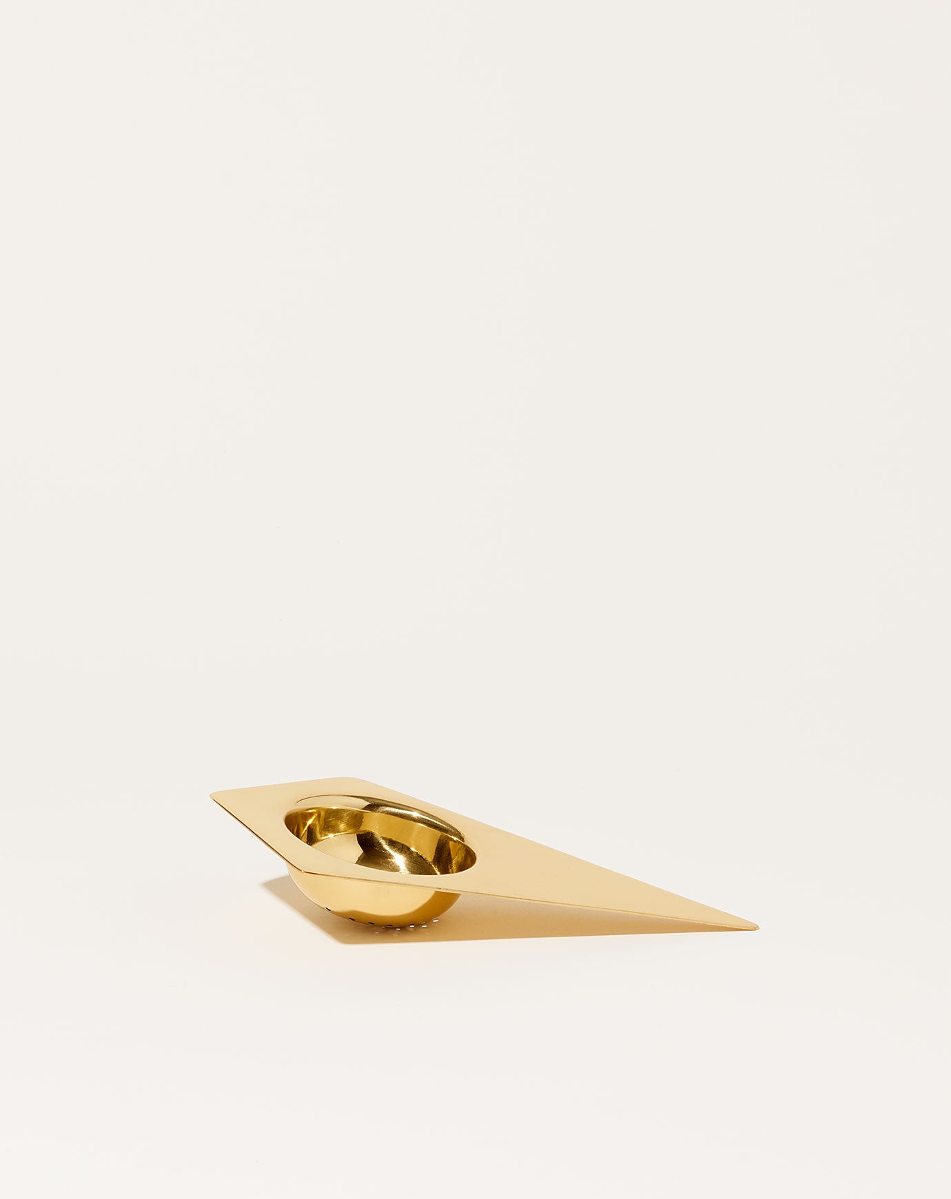 Sir Madam Tea Strainer in Brass