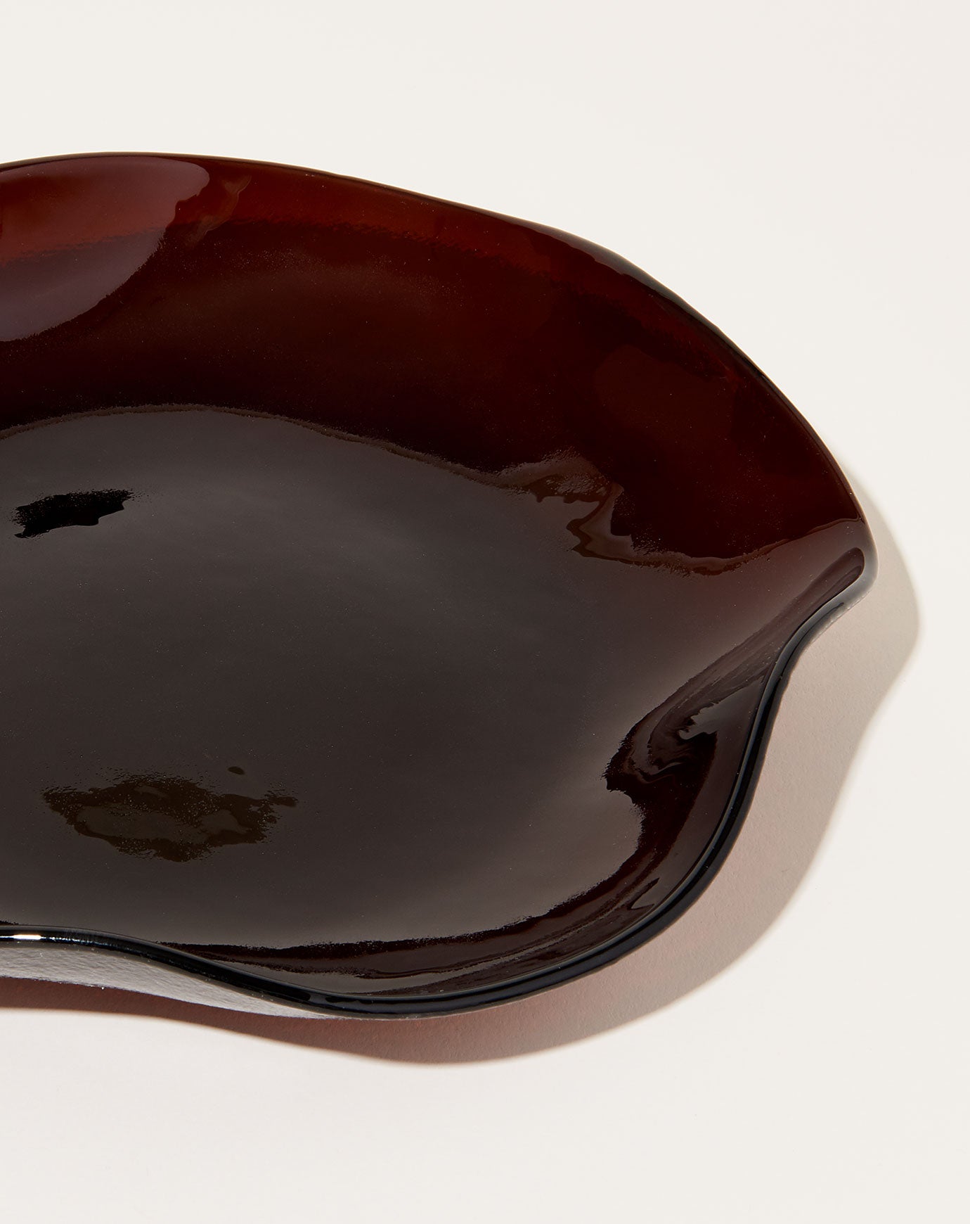 Sophie Lou Jacobsen Large Petal Plate in Pecan (Transparent)