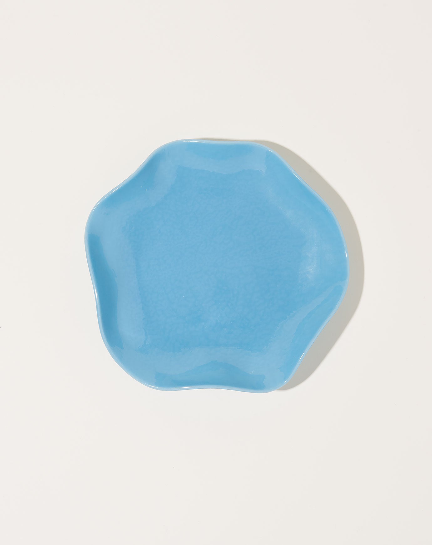 Sophie Lou Jacobsen Large Petal Plate in Periwinkle (Opaque)